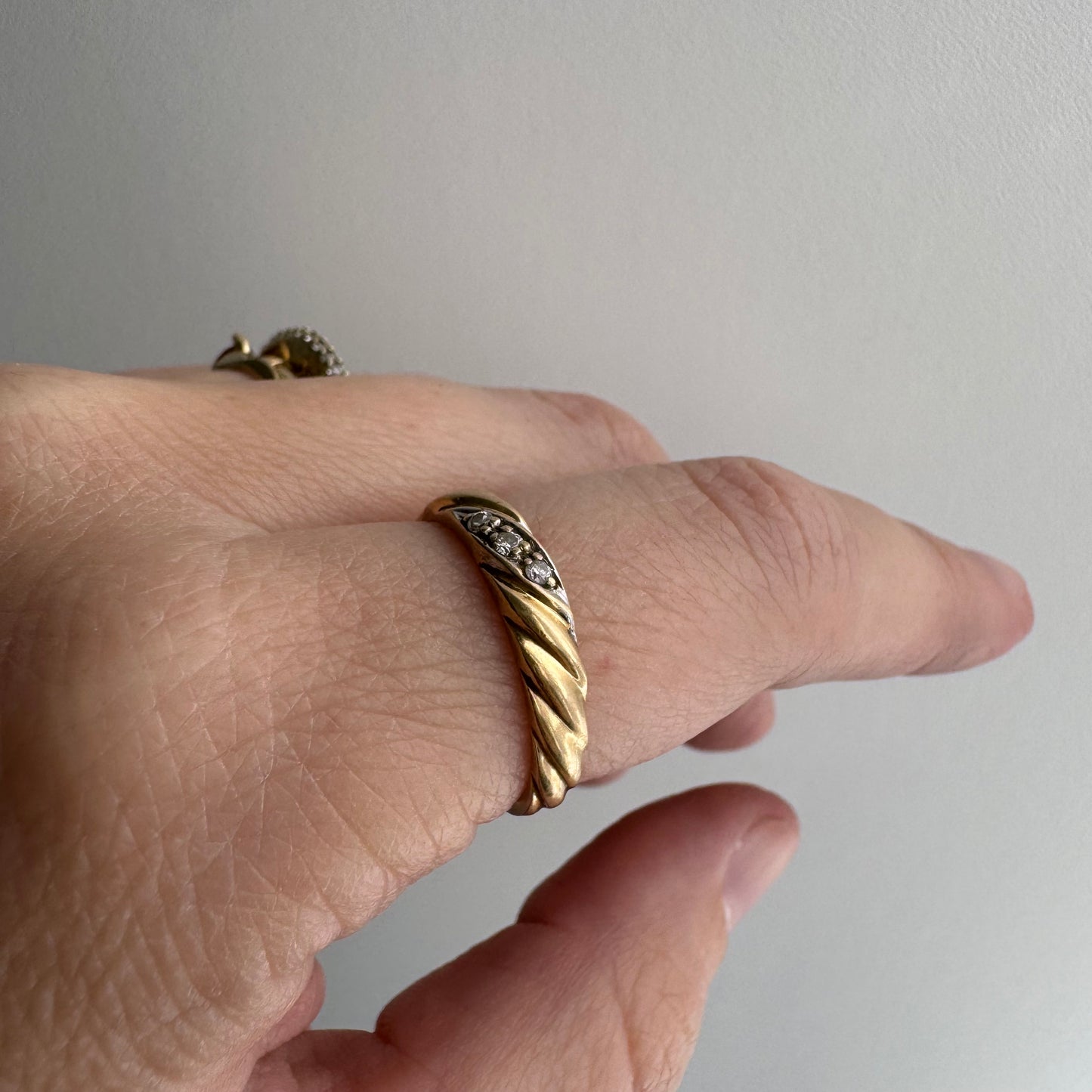 V I N T A G E // peas in a pod / 14k and diamond ribbed slightly domed stacking band / size 6.5