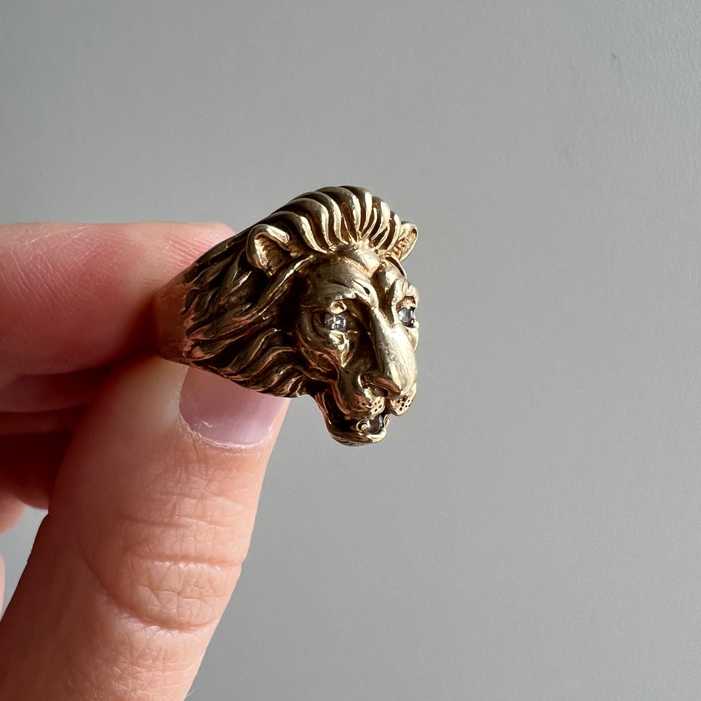 V I N T A G E // diamond snack / 10k plumb yellow gold with diamonds / lion face ring / size 9