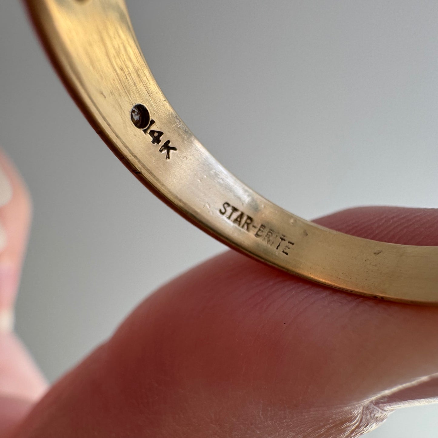 reimagined V I N T A G E // 14k yellow gold starburst trilogy band with diamonds / size 9.5 to 10