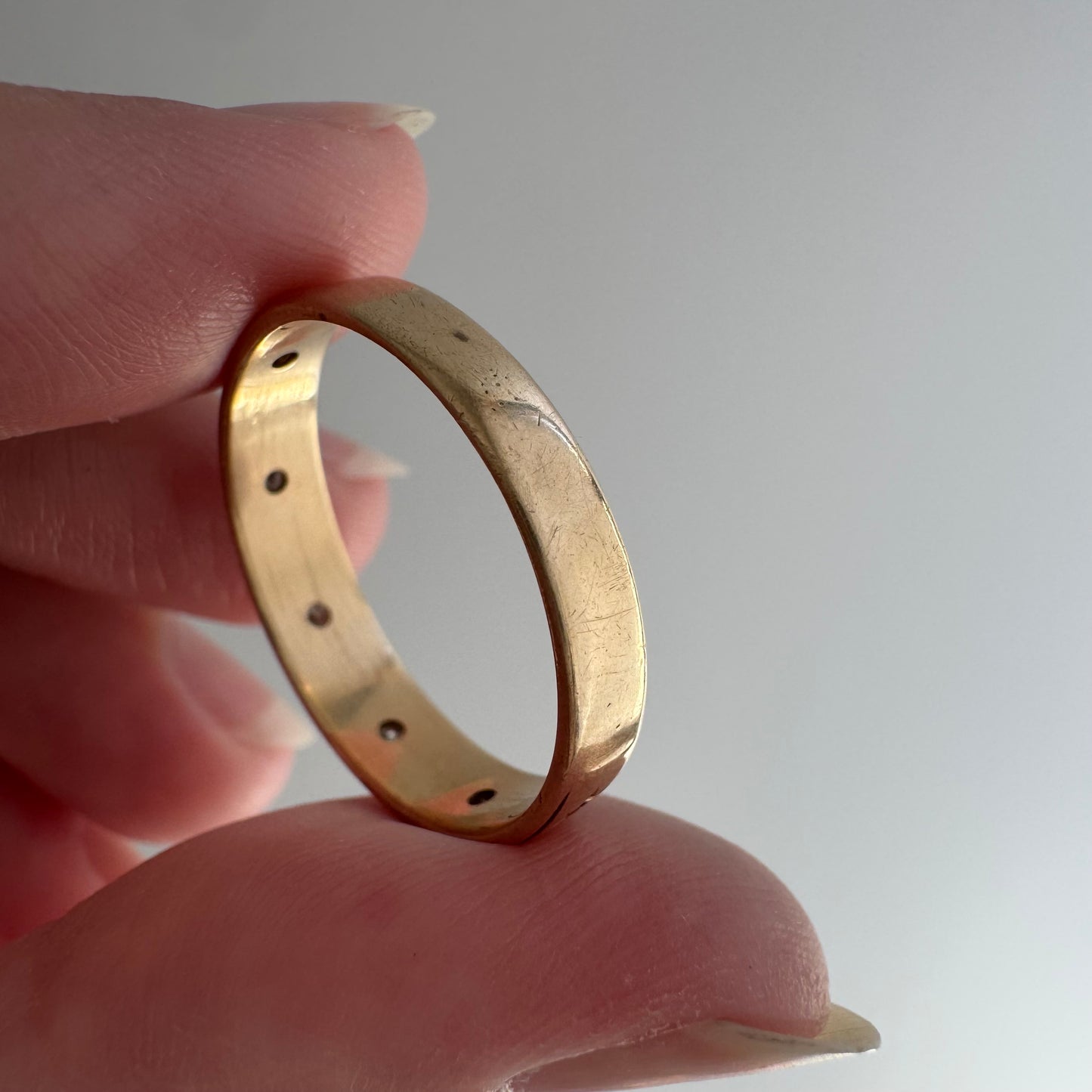 reimagined V I N T A G E // 14k yellow gold starburst trilogy band with diamonds / size 9.5 to 10