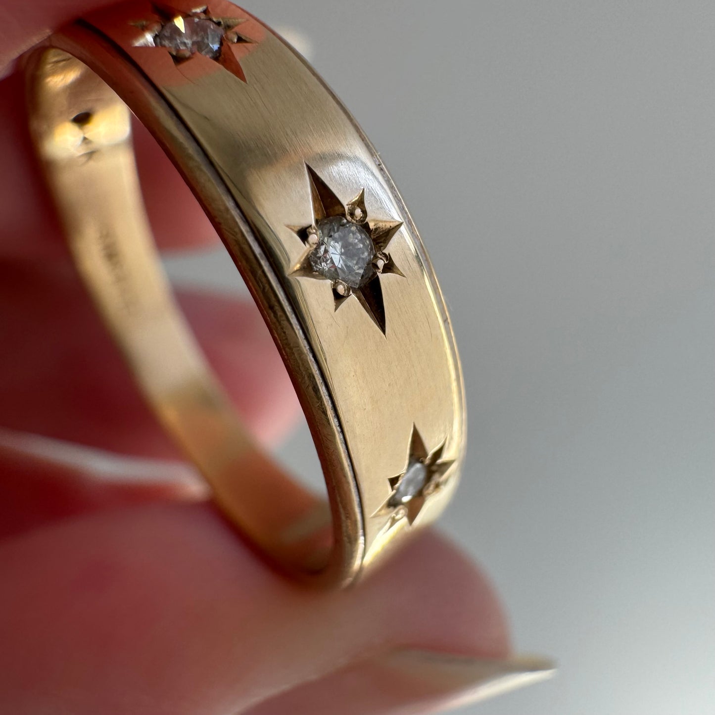 reimagined V I N T A G E // 14k yellow gold starburst trilogy band with diamonds / size 9.5 to 10