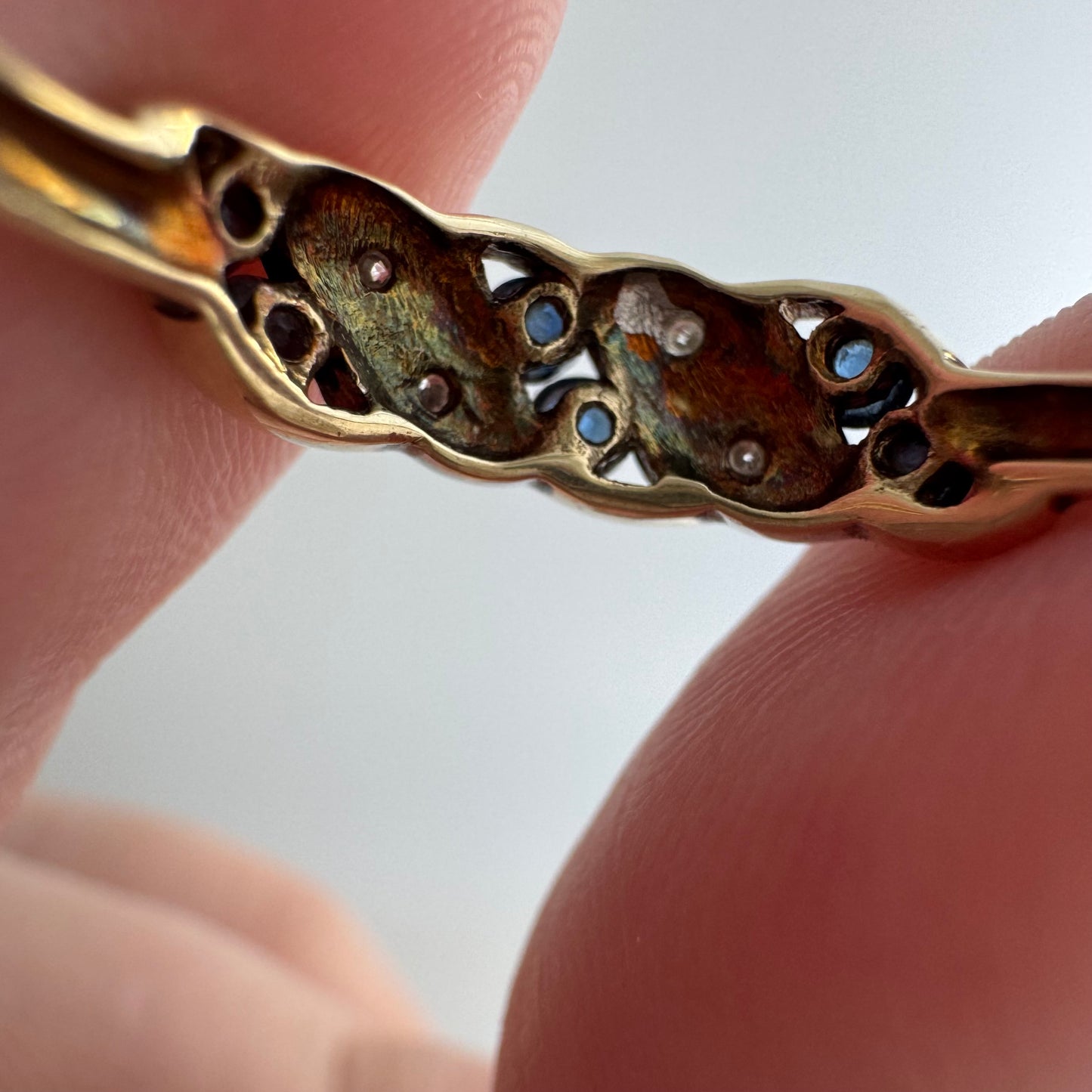 V I N T A G E // in the waves / 14k sapphire and diamond stacking band / size 5.75