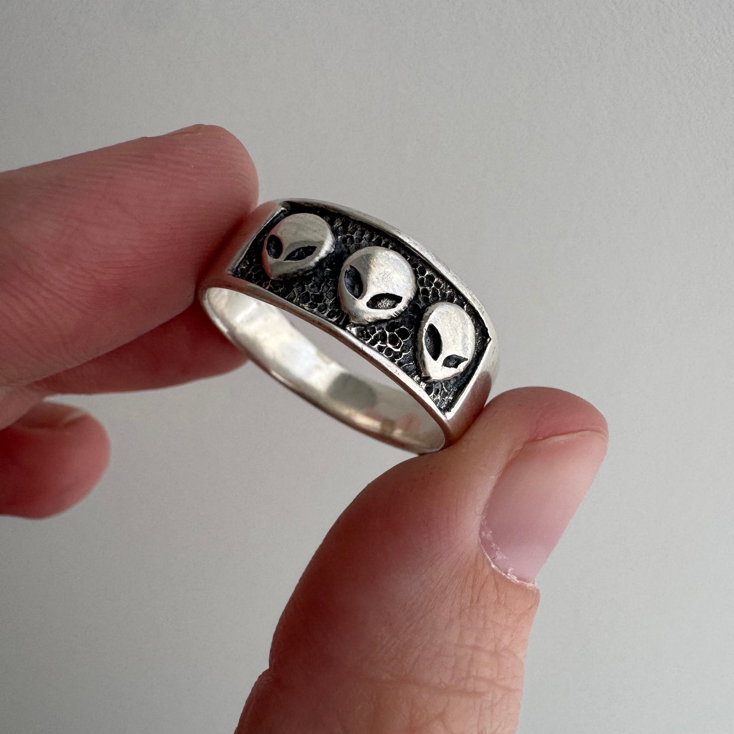 E S T A T E // new old stock bands / sterling silver alien trilogy tapered wide bands