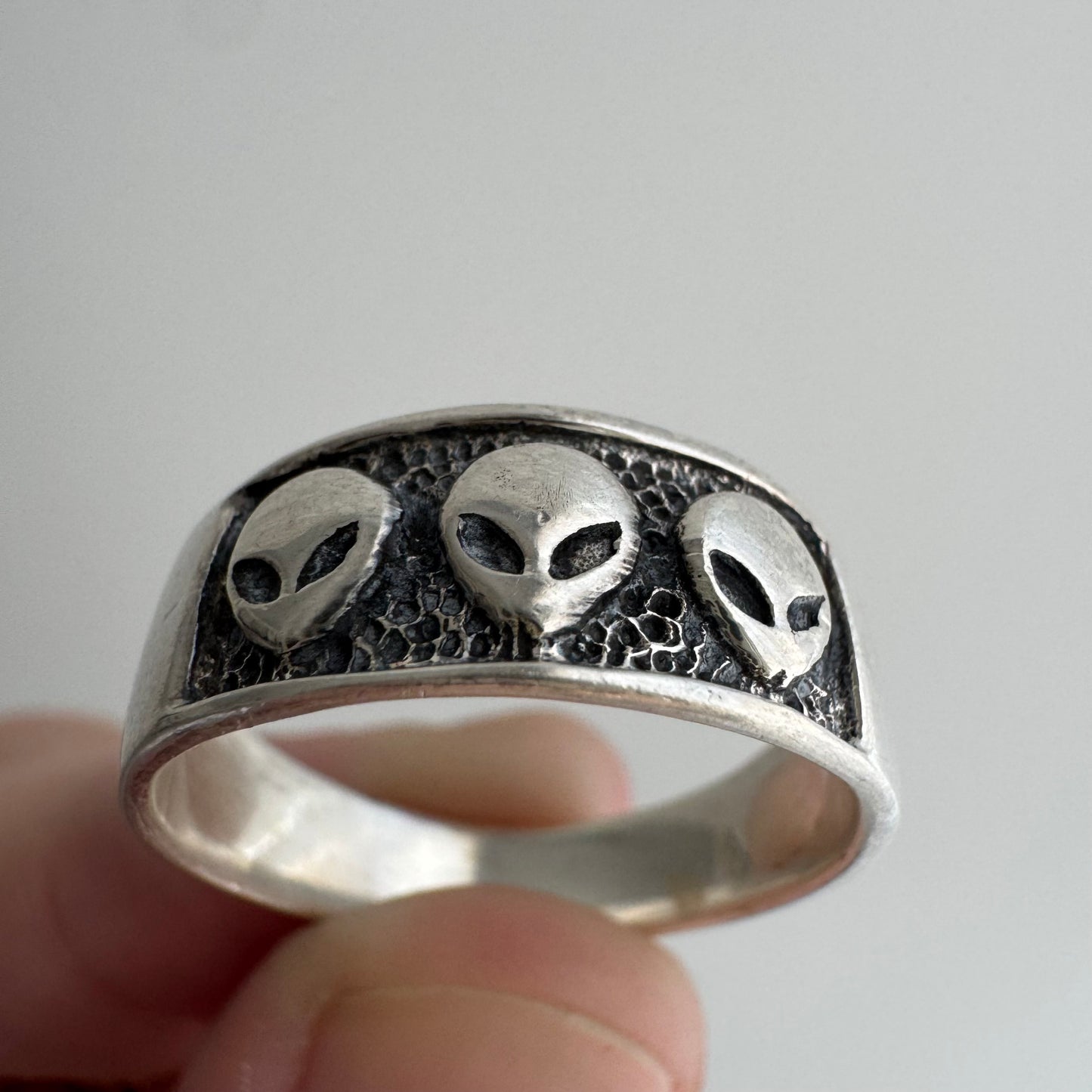 E S T A T E // new old stock bands / sterling silver alien trilogy tapered wide bands