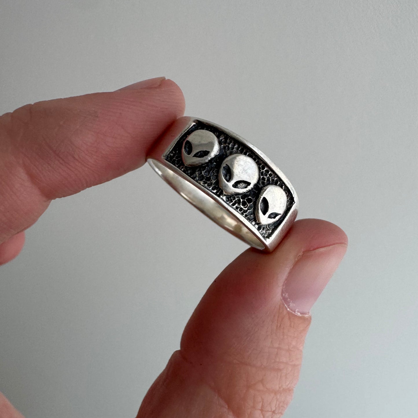 E S T A T E // new old stock bands / sterling silver alien trilogy tapered wide bands