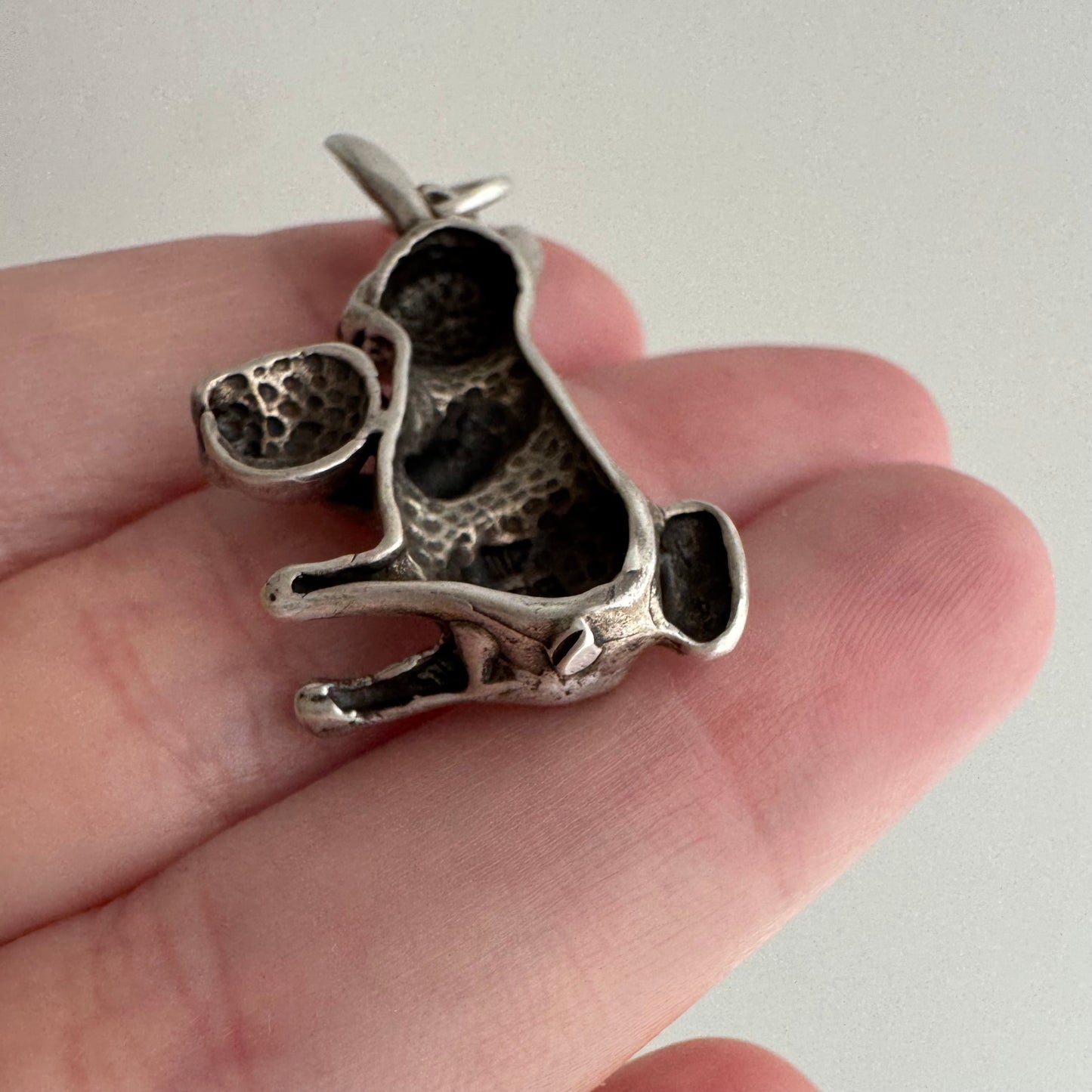 V I N T A G E // lucky rabbit / sterling silver seated bunny with an egg / a  pendant