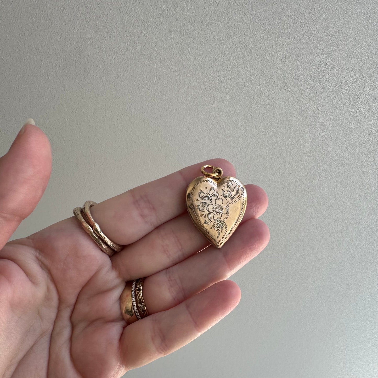 V I N T A G E // retro forget me not / 1940s 10k GF over sterling silver heart locket / a pendant
