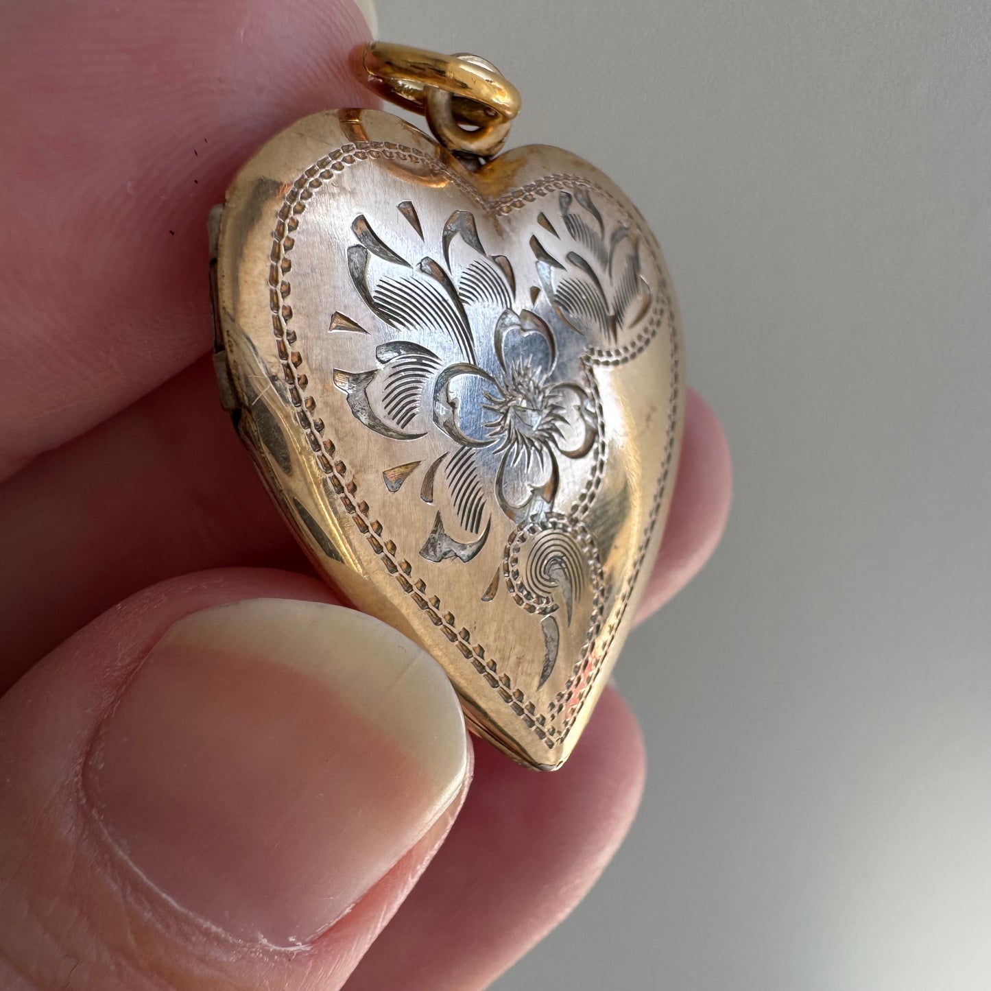 V I N T A G E // retro forget me not / 1940s 10k GF over sterling silver heart locket / a pendant