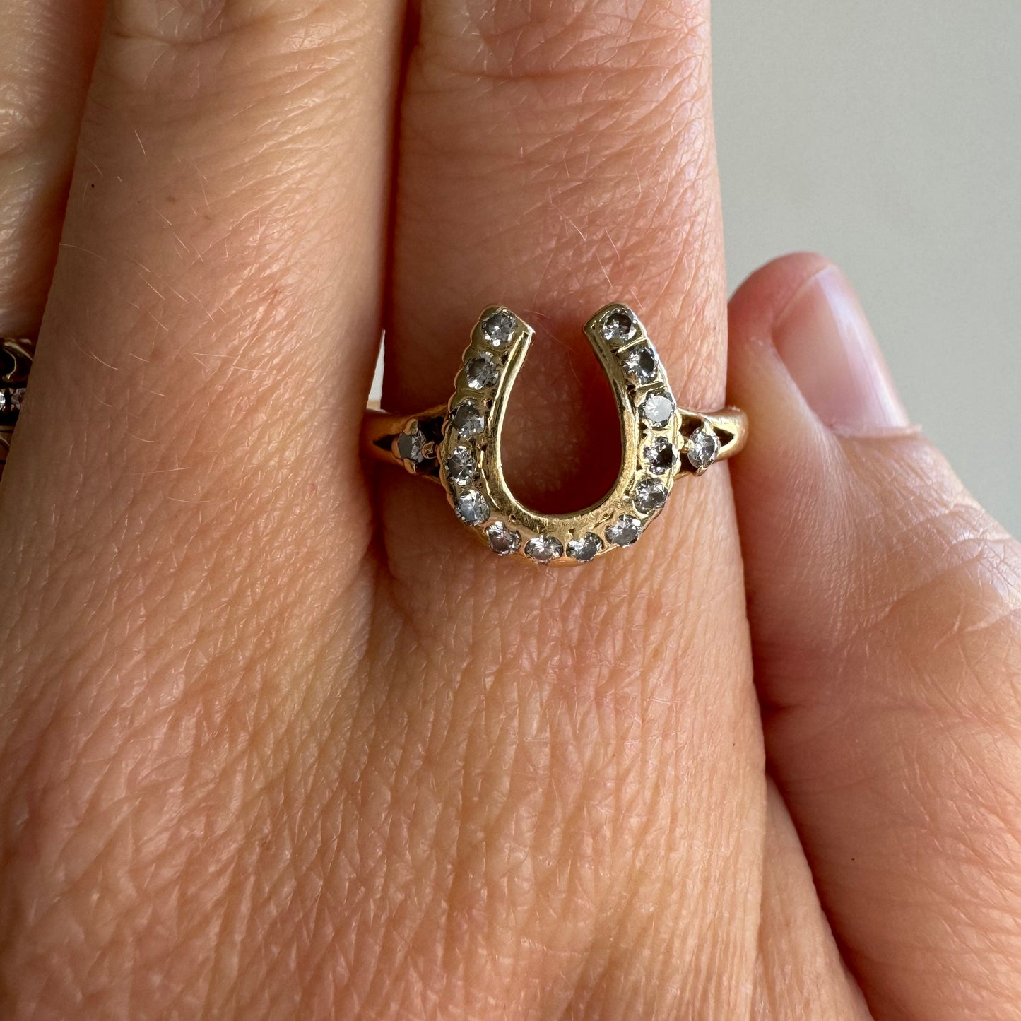 V I N T A G E // sparkly luck / 14k yellow gold and diamond horseshoe ring / size 8.75-9