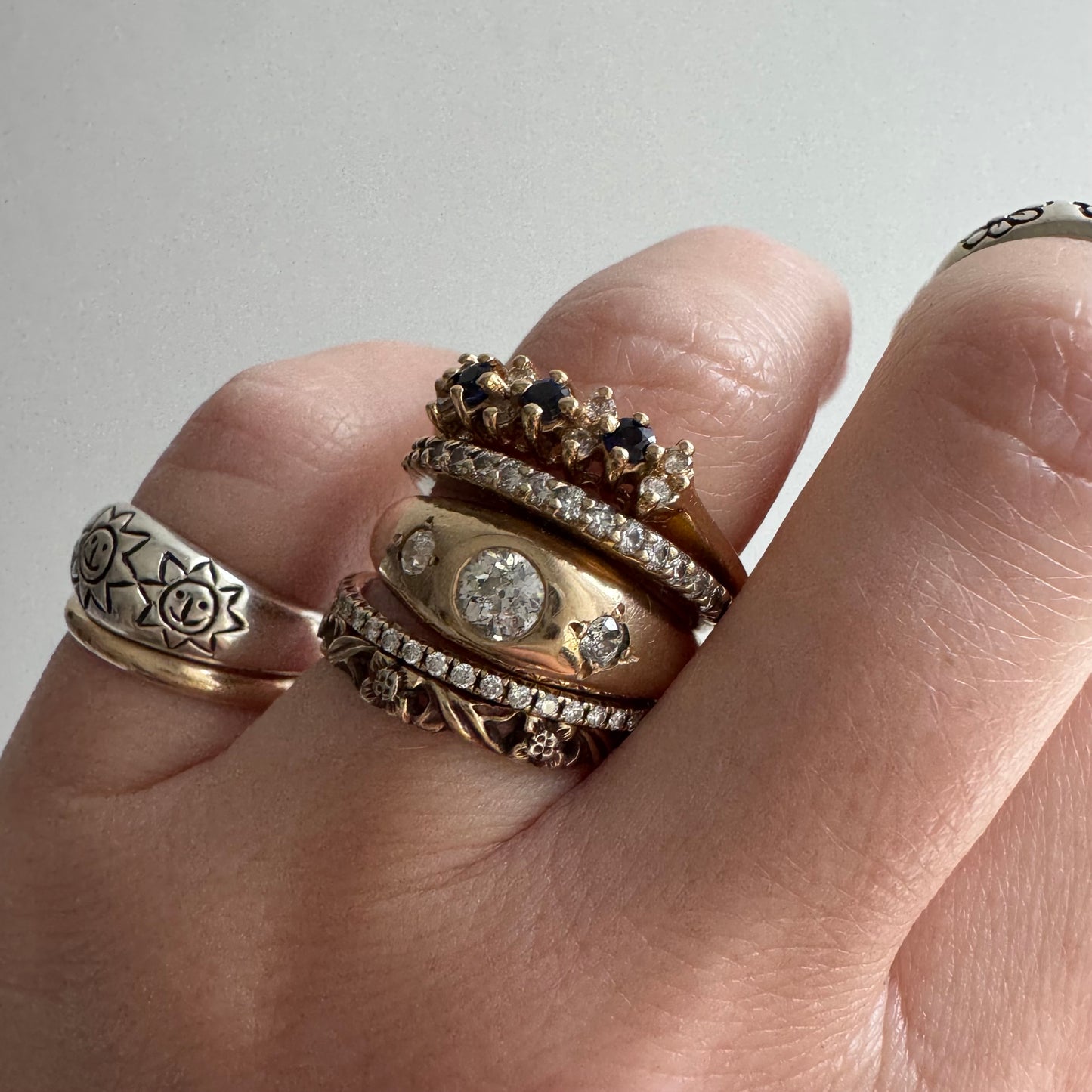 E S T A T E // sapphire timeline / 14k cluster band with sapphires and diamonds / size 6.75