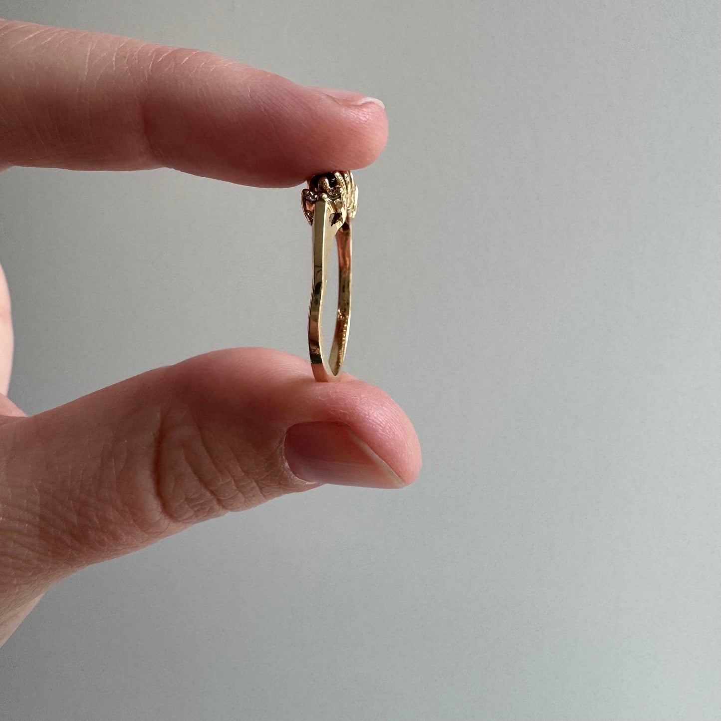 E S T A T E // sapphire timeline / 14k cluster band with sapphires and diamonds / size 6.75