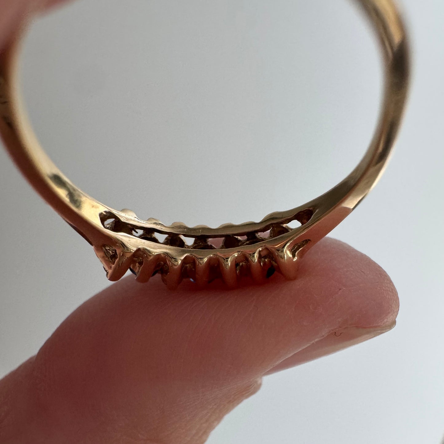 E S T A T E // sapphire timeline / 14k cluster band with sapphires and diamonds / size 6.75