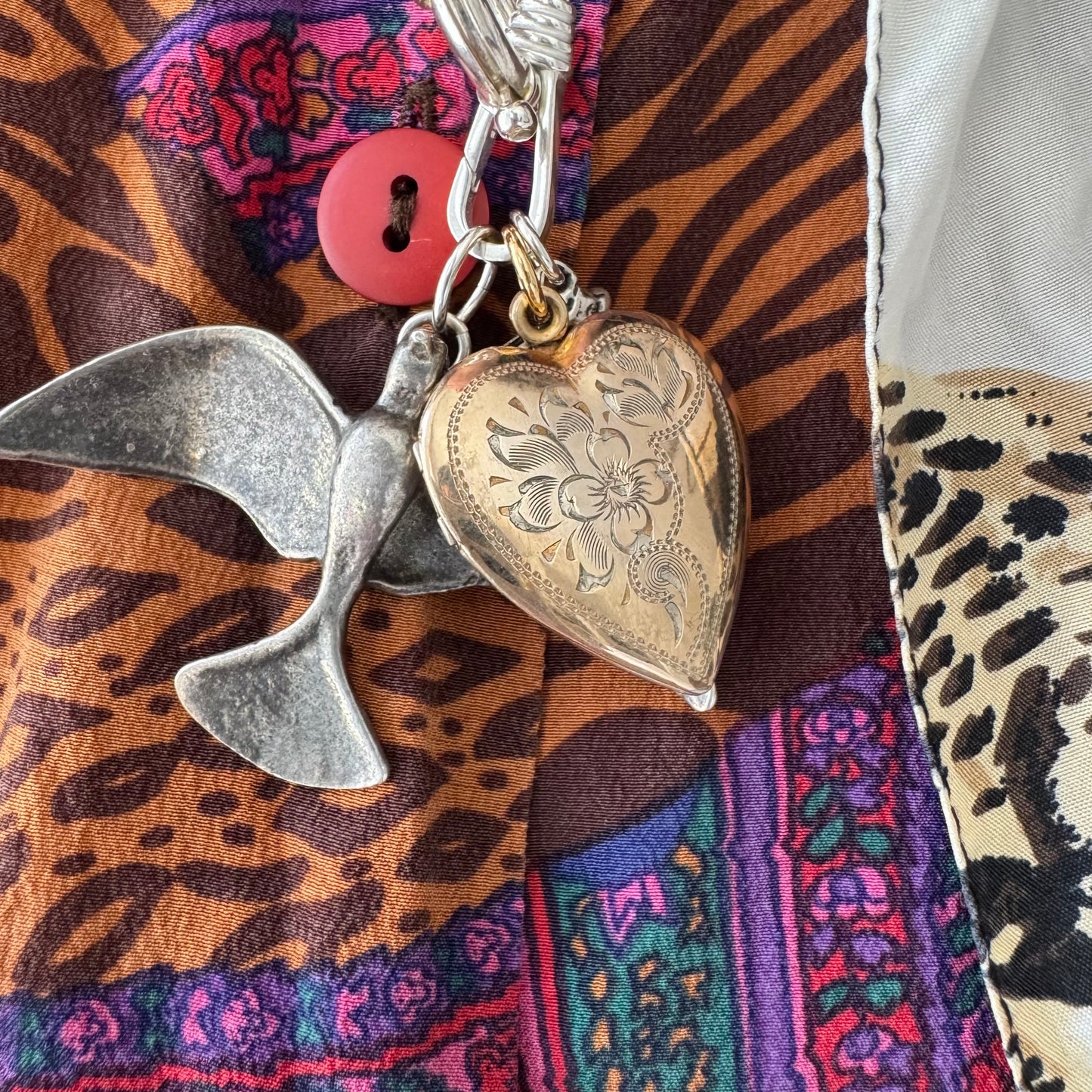 V I N T A G E // retro forget me not / 1940s 10k GF over sterling silver heart locket / a pendant