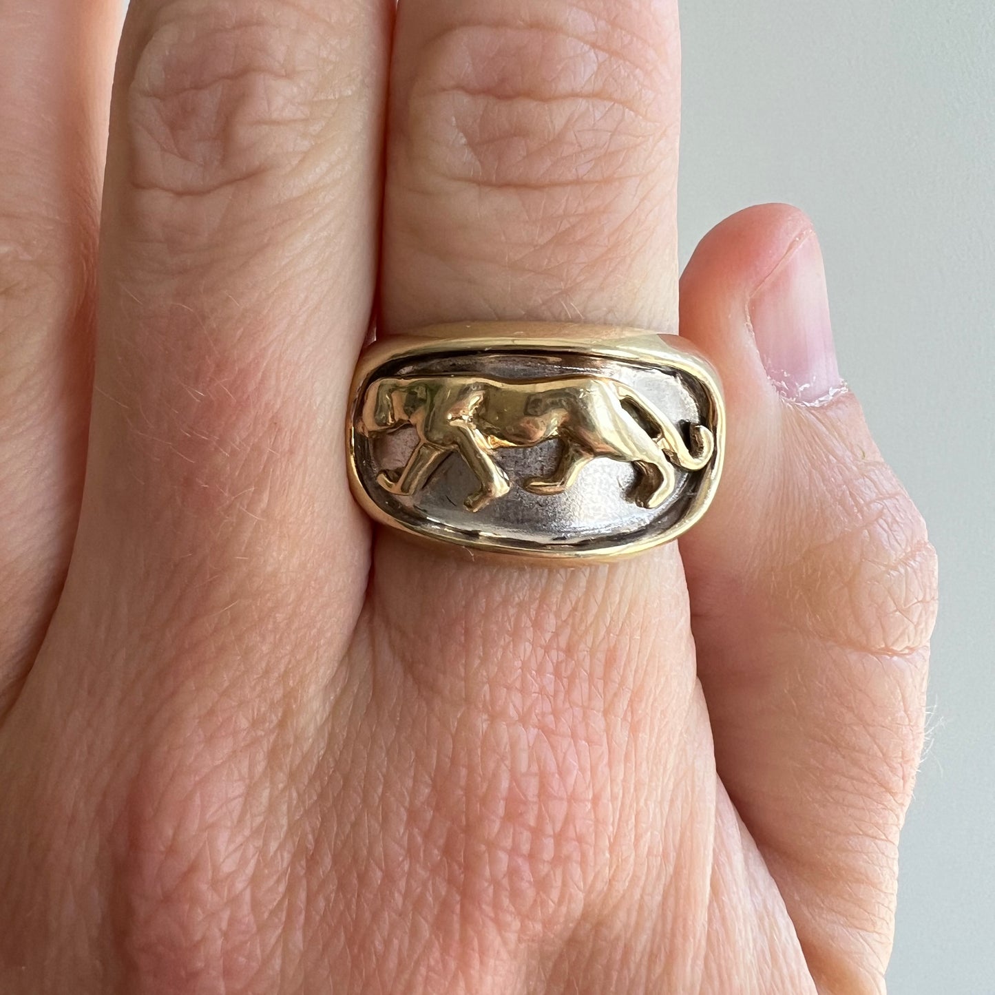 V I N T A G E // purrrrfect prowl / solid 10k gold lioness or panther shadowbox signet ring / size 7