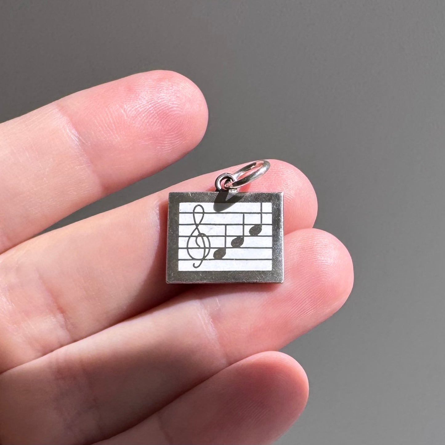 V I N T A G E // musical reminder / sterling silver and enamel musical staff / a pendant