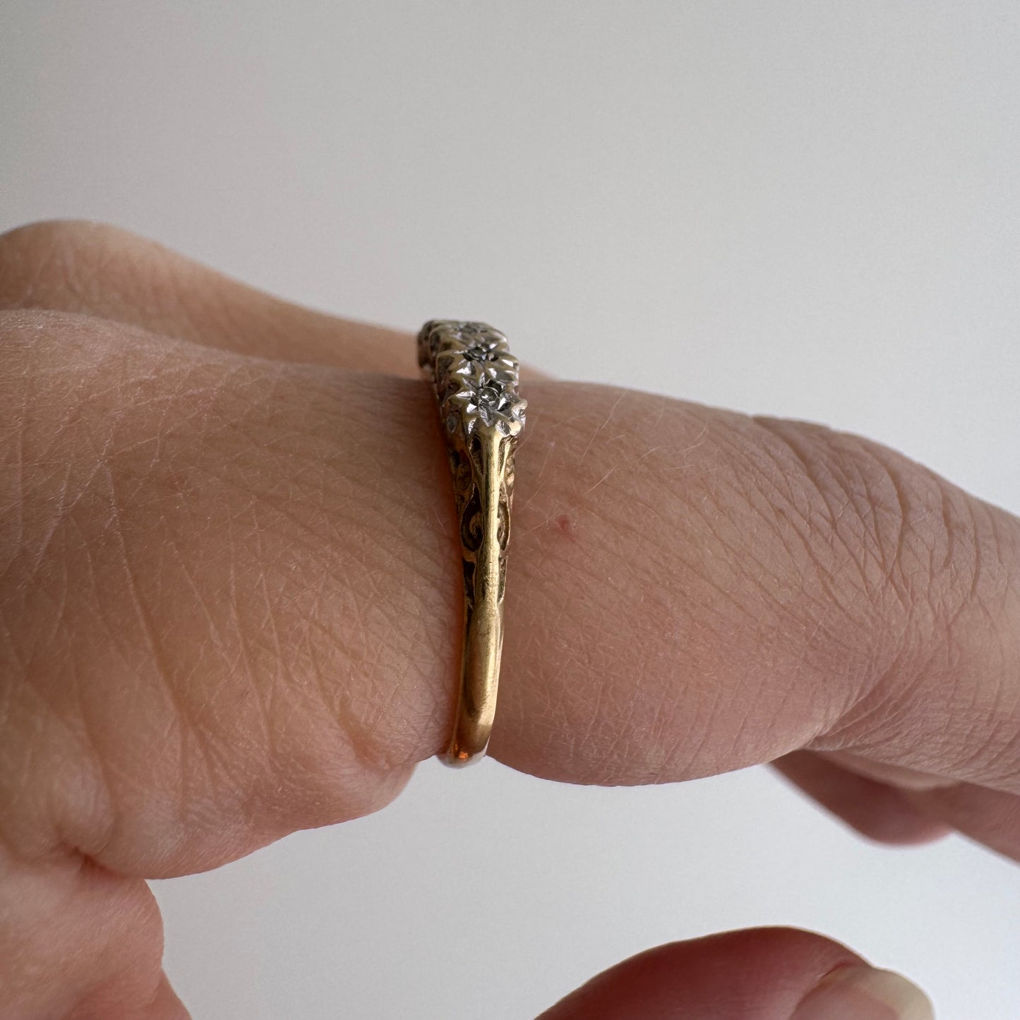 V I N T A G E // five stars / 9k and organic starburst diamond half eternity band / size 6+