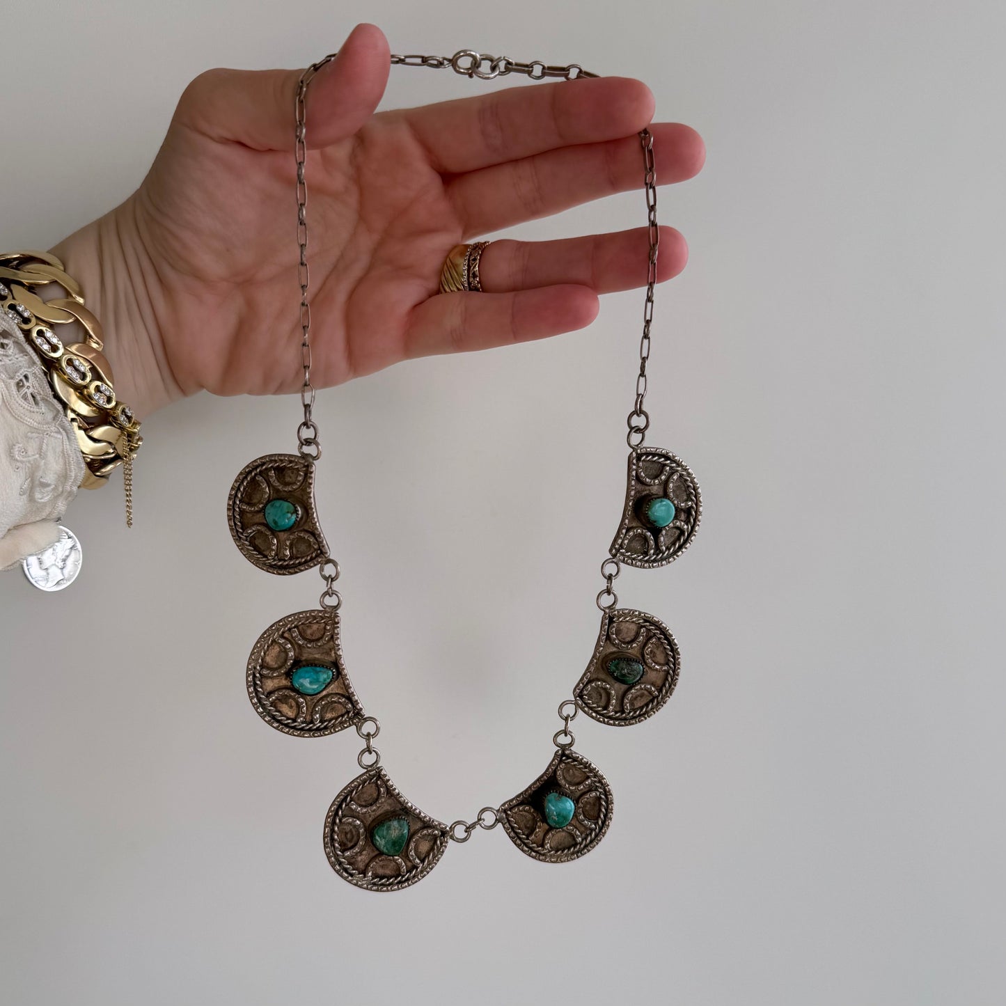 V I N T A G E // lucky links / sterling silver and turquoise horseshoe panel necklace / 18", 46g