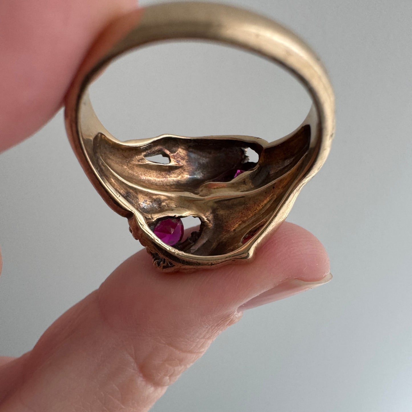 V I N T A G E // double dragon / 10k yellow gold dragon bypass ring with synthetic rubies / size 10.75