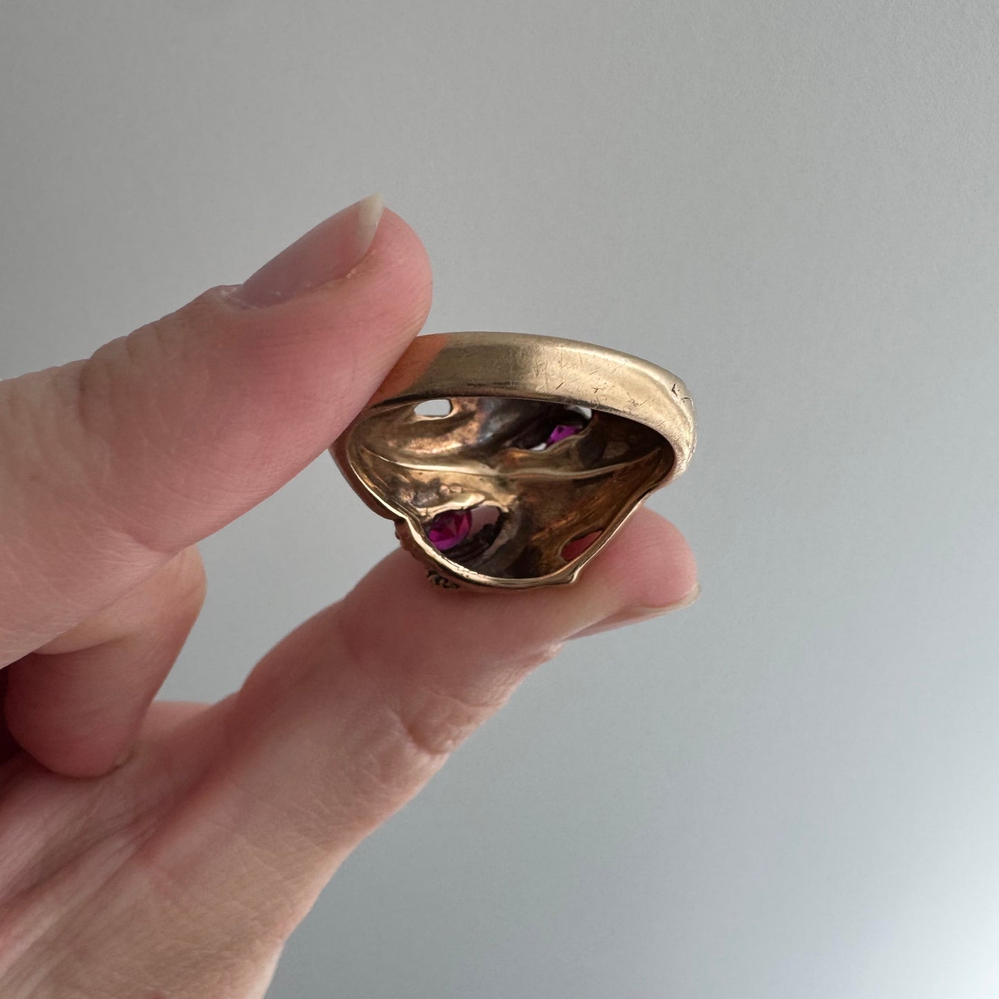 V I N T A G E // double dragon / 10k yellow gold dragon bypass ring with synthetic rubies / size 10.75