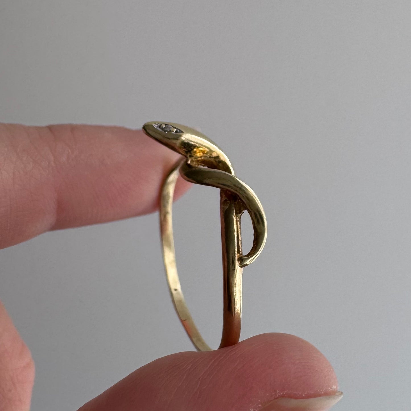 V I N T A G E // slithering hug / 10k and diamond minimalist snake stacking ring / size 11