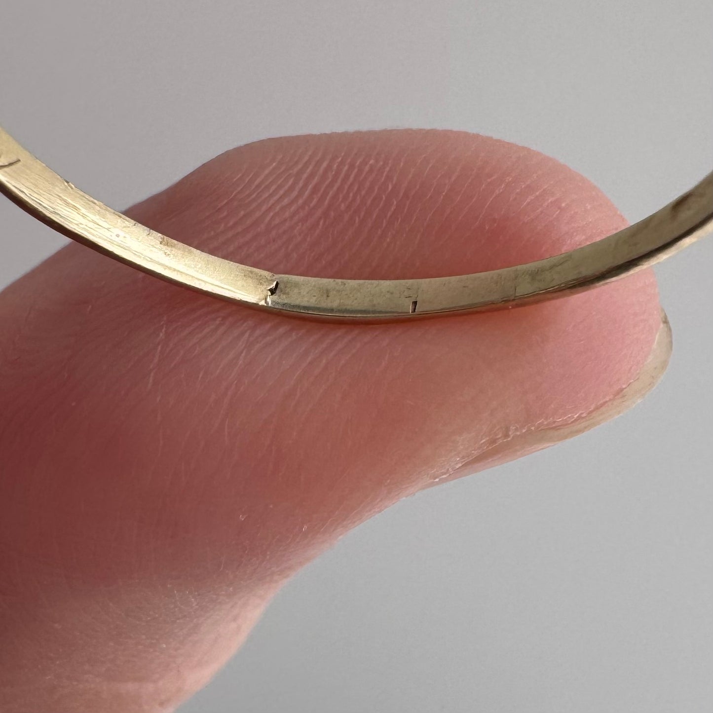 V I N T A G E // slithering hug / 10k and diamond minimalist snake stacking ring / size 11