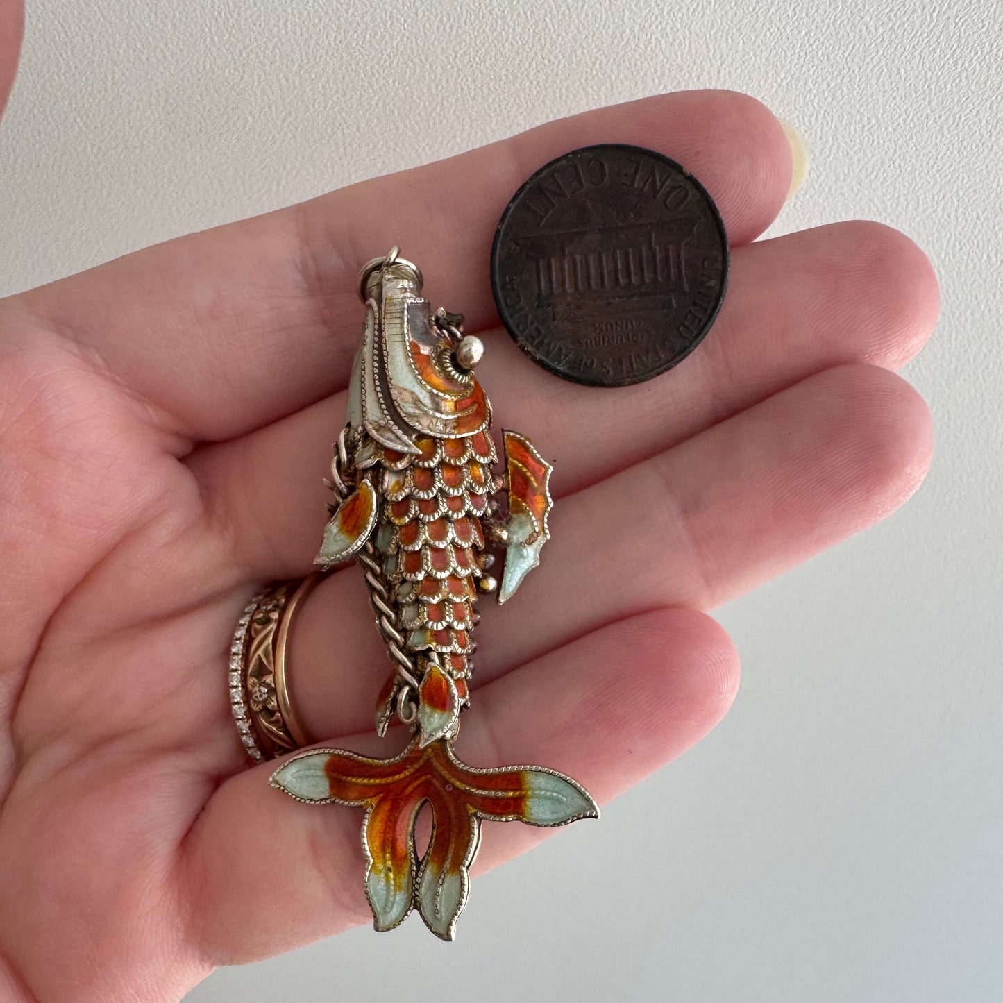 V I N T A G E // lucky catch / silver and enamel articulated fish  / a pendant