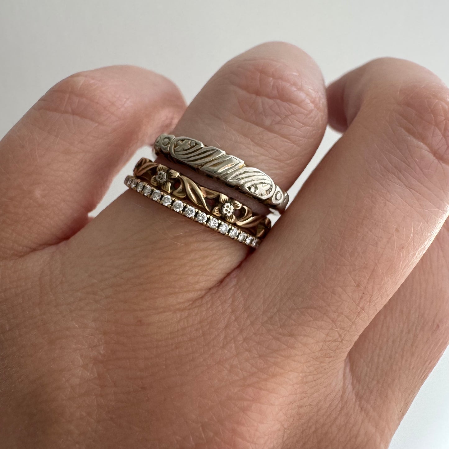 V I N T A G E // floral wave / 14k yellow and white gold embossed band / size 6