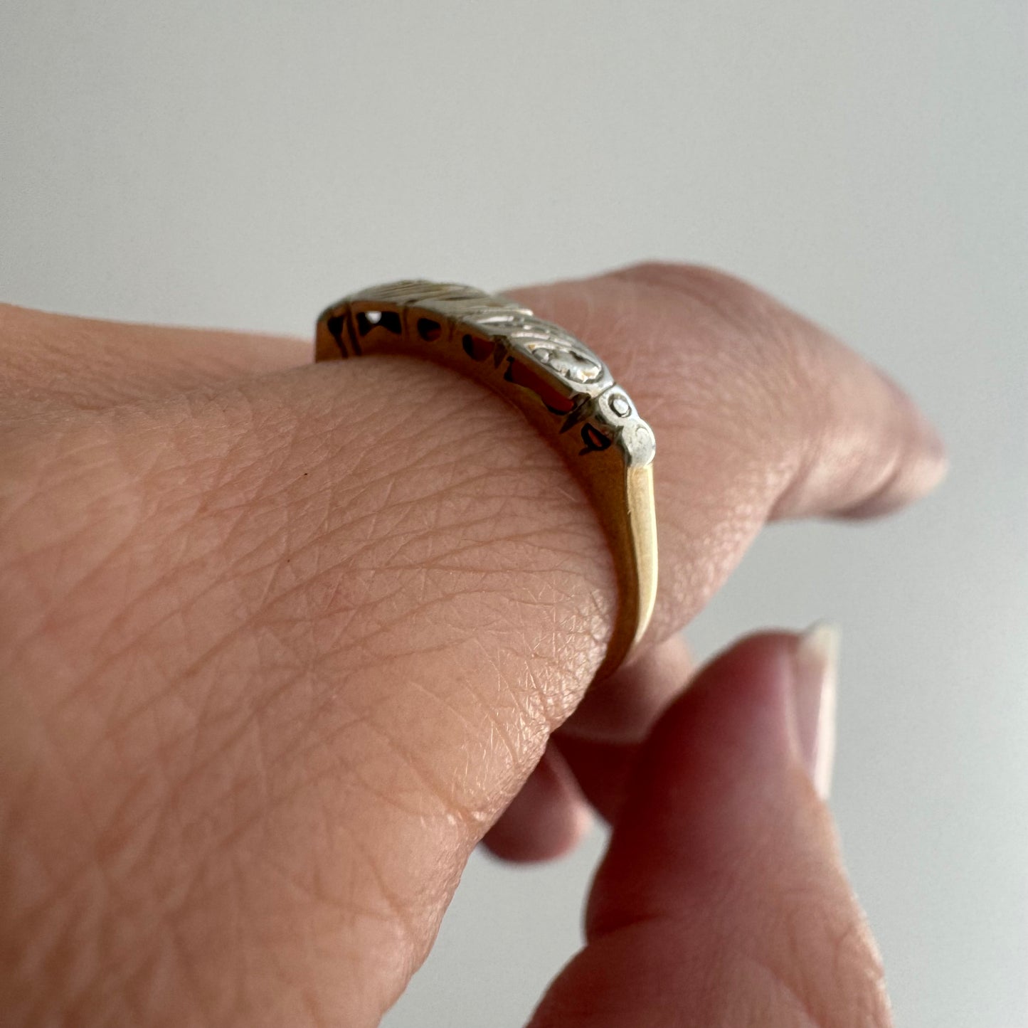 V I N T A G E // floral wave / 14k yellow and white gold embossed band / size 6