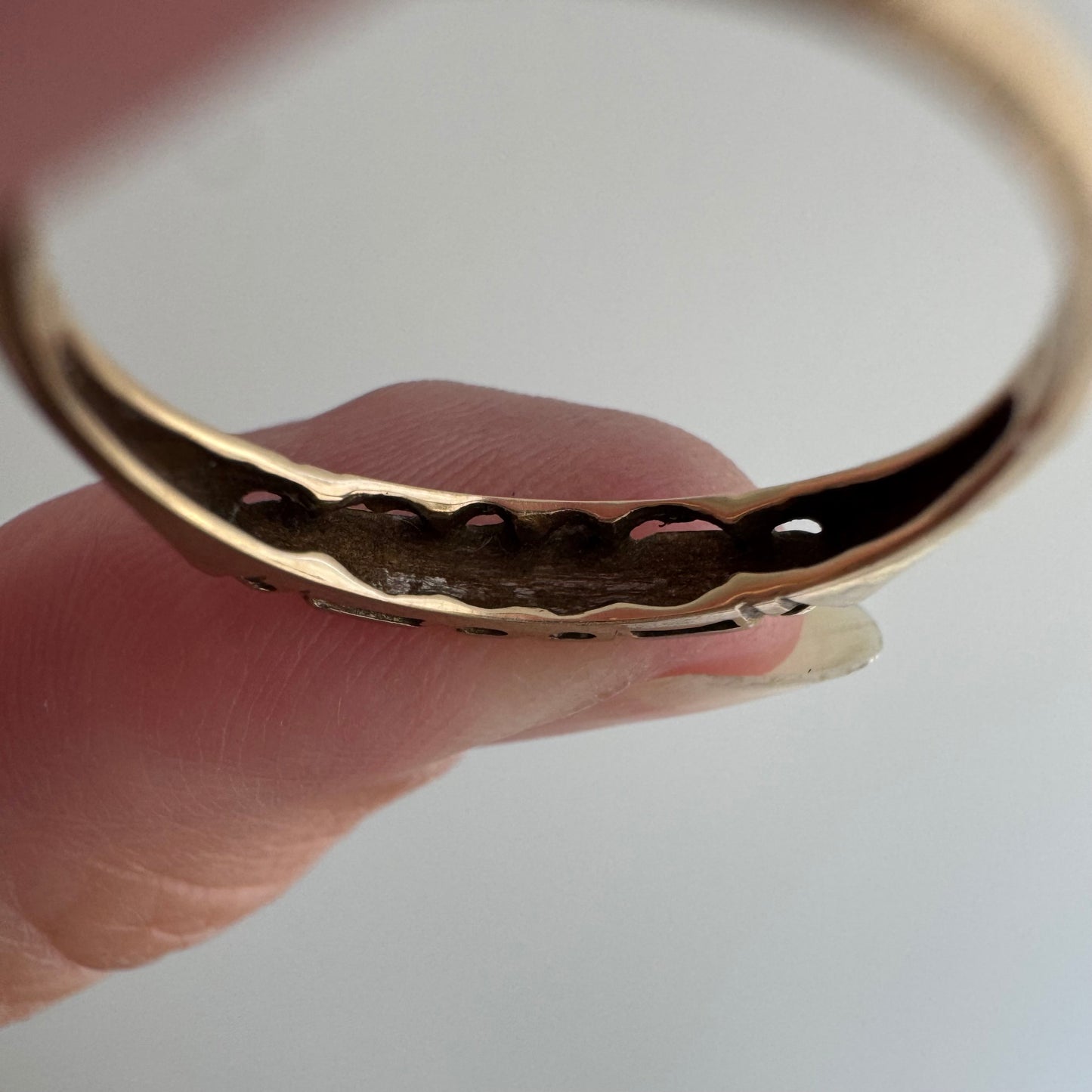 V I N T A G E // floral wave / 14k yellow and white gold embossed band / size 6