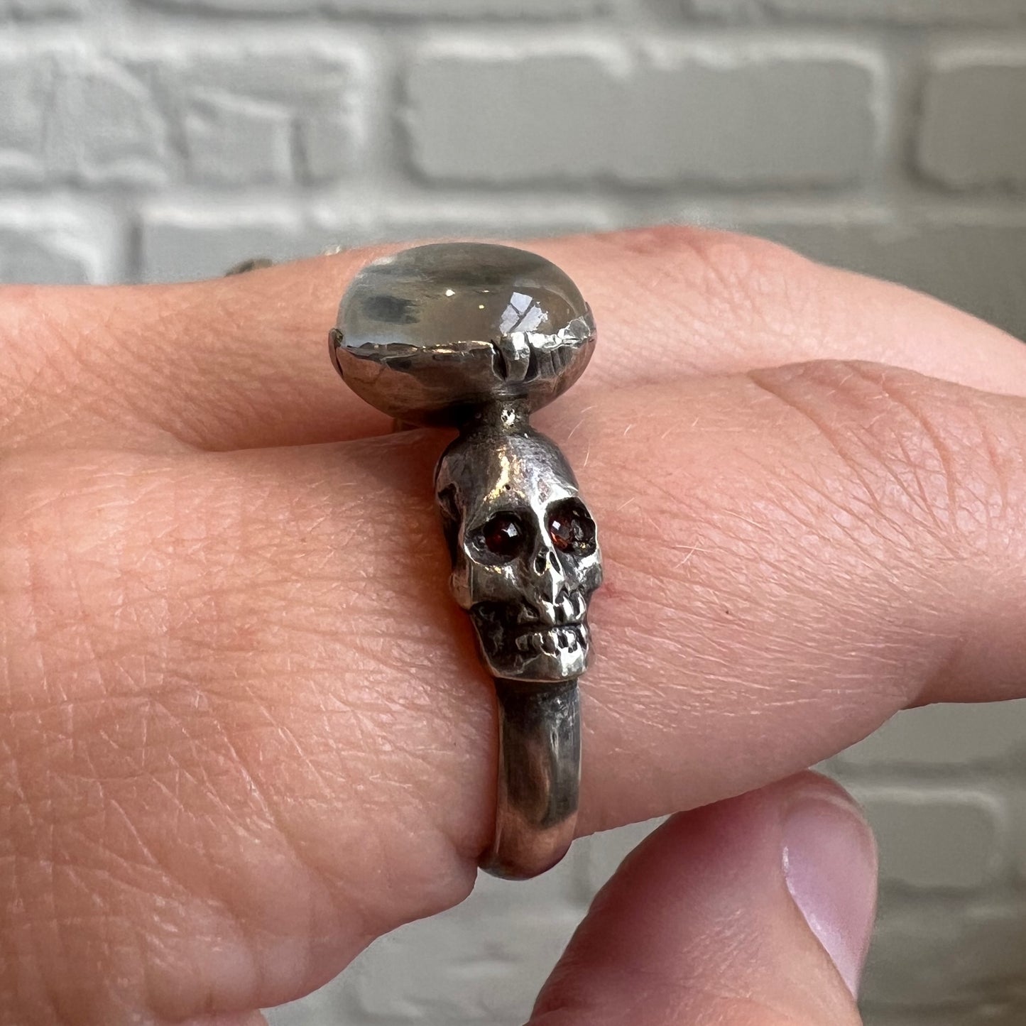 V I N T A G E // spooky sides of the moon / sterling silver memento mori ring / moonstone glass and garnets / size 7