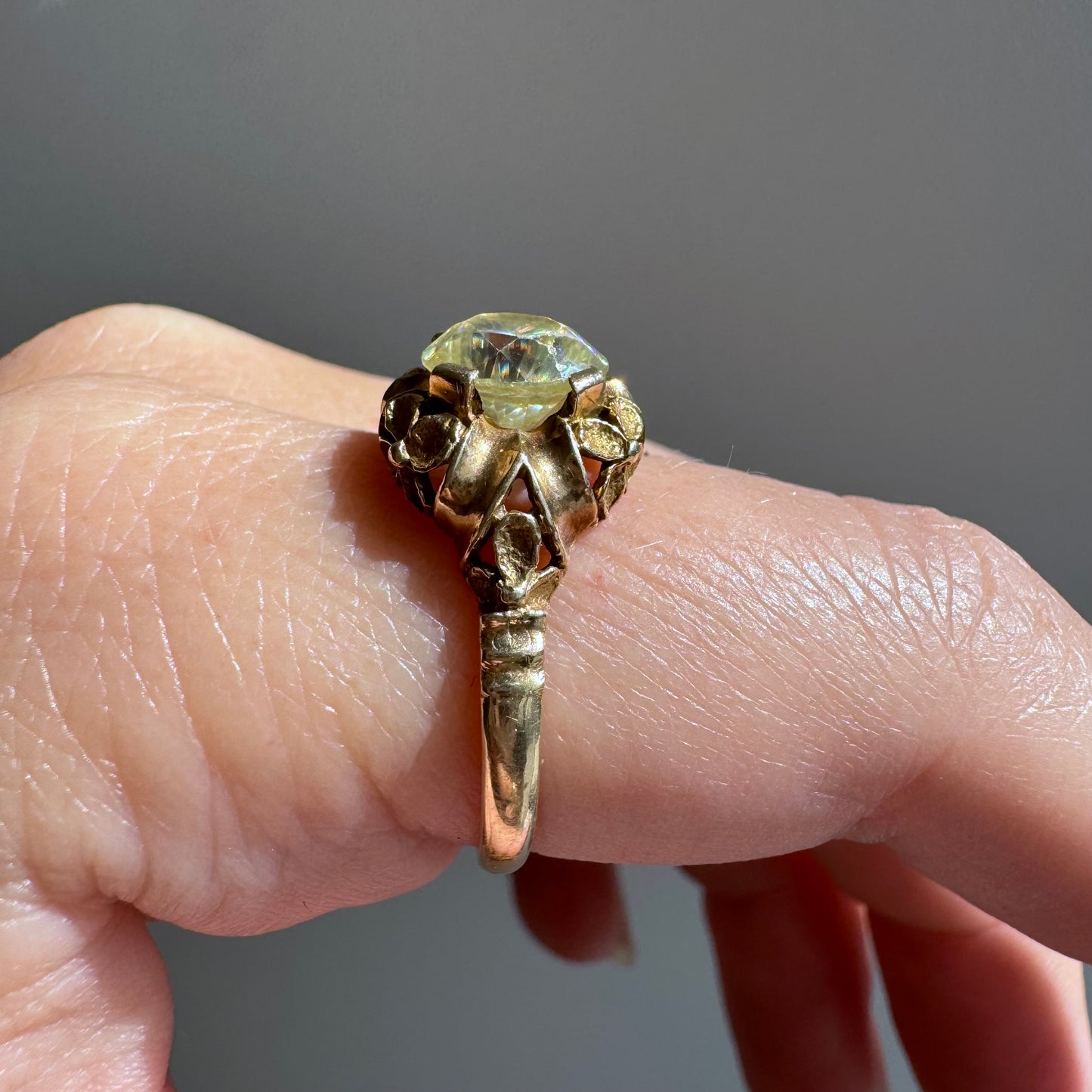 V I N T A G E // nouveau blooms / 14k 1930s floral solitaire mounting with green quartz / size 8
