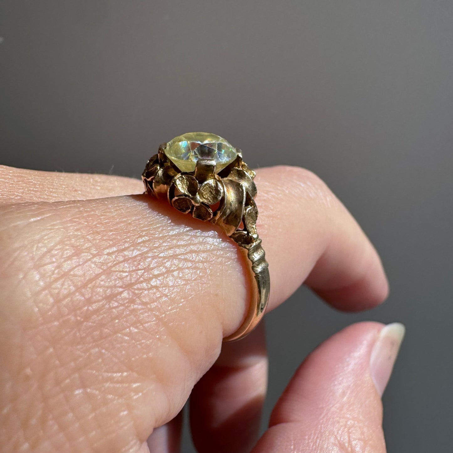 V I N T A G E // nouveau blooms / 14k 1930s floral solitaire mounting with green quartz / size 8