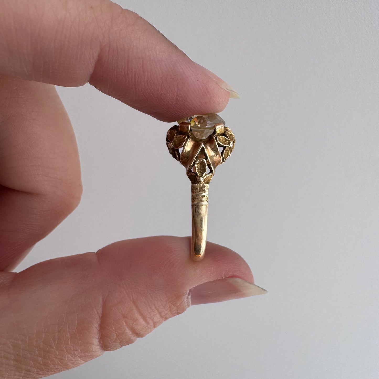 V I N T A G E // nouveau blooms / 14k 1930s floral solitaire mounting with green quartz / size 8