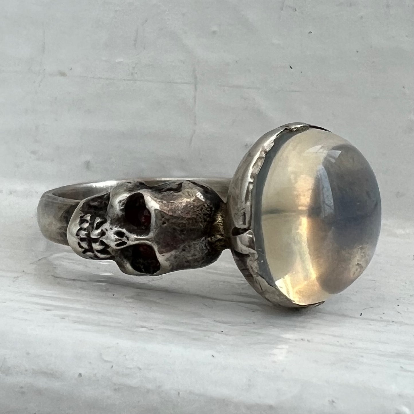 V I N T A G E // spooky sides of the moon / sterling silver memento mori ring / moonstone glass and garnets / size 7