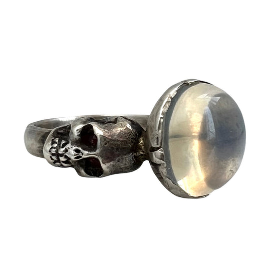 V I N T A G E // spooky sides of the moon / sterling silver memento mori ring / moonstone glass and garnets / size 7
