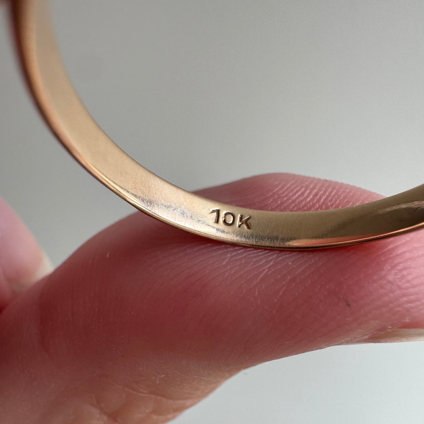 V I N T A G E // fading blooms / 10k yellow gold floral blossom patterned eternity band / size 9.75