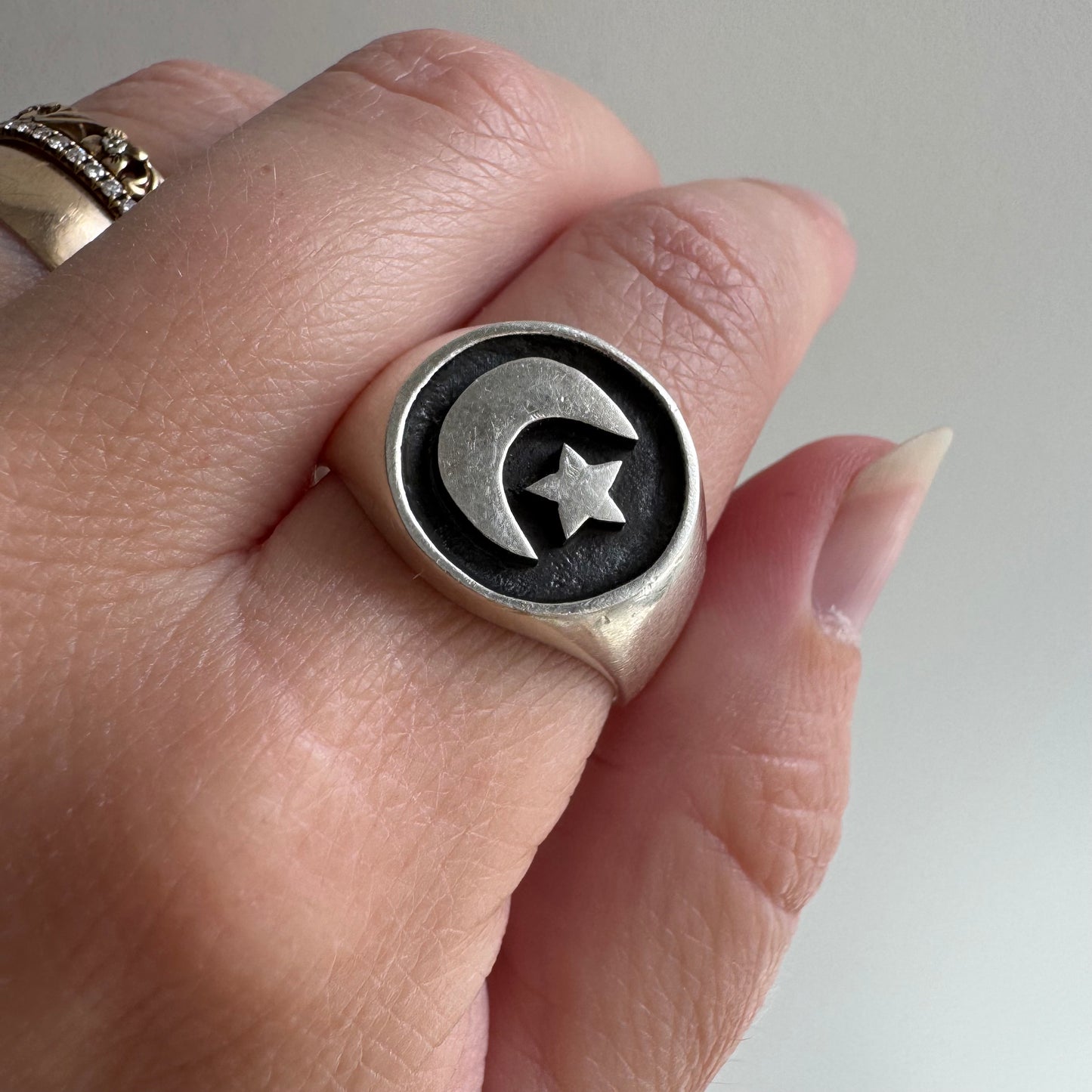 V I N T A G E // waxing or waning crescent / sterling silver chunky round crescent and star signet / size 11.25