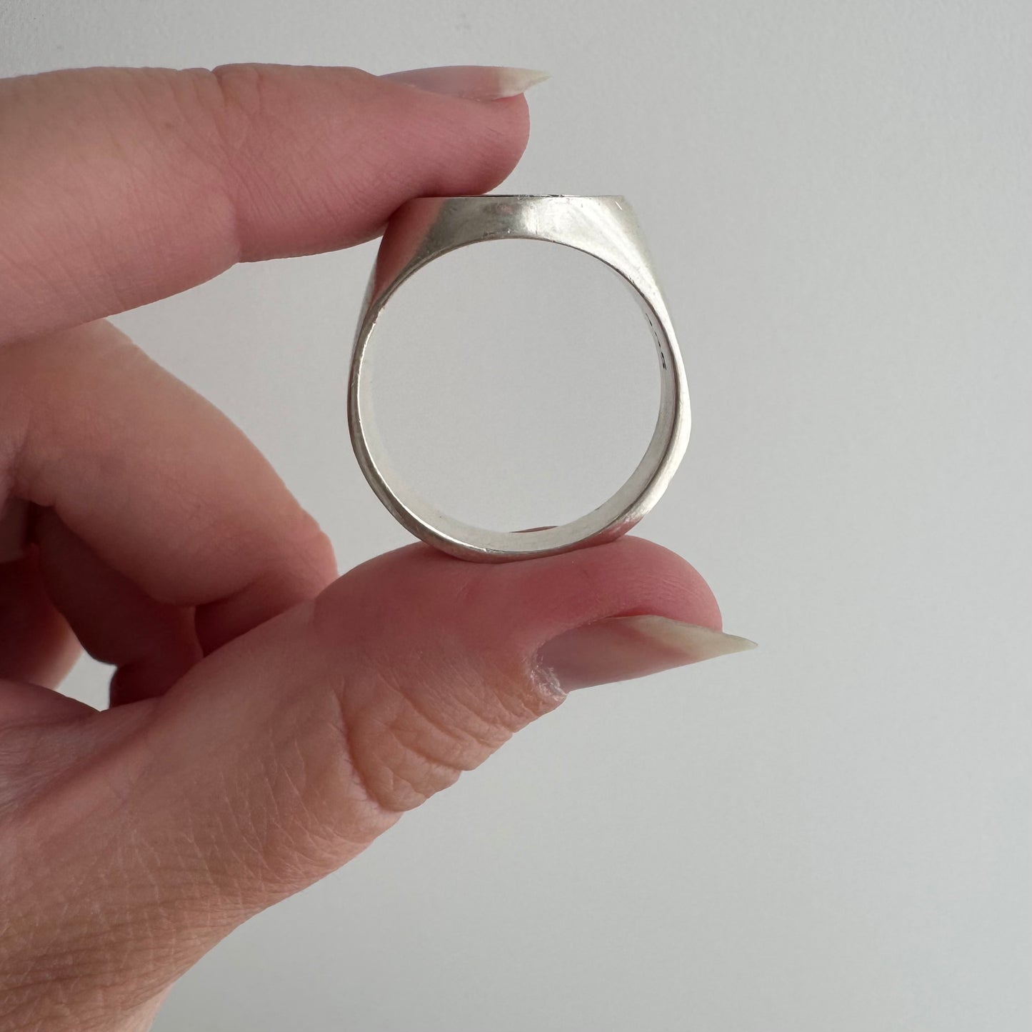 V I N T A G E // waxing or waning crescent / sterling silver chunky round crescent and star signet / size 11.25