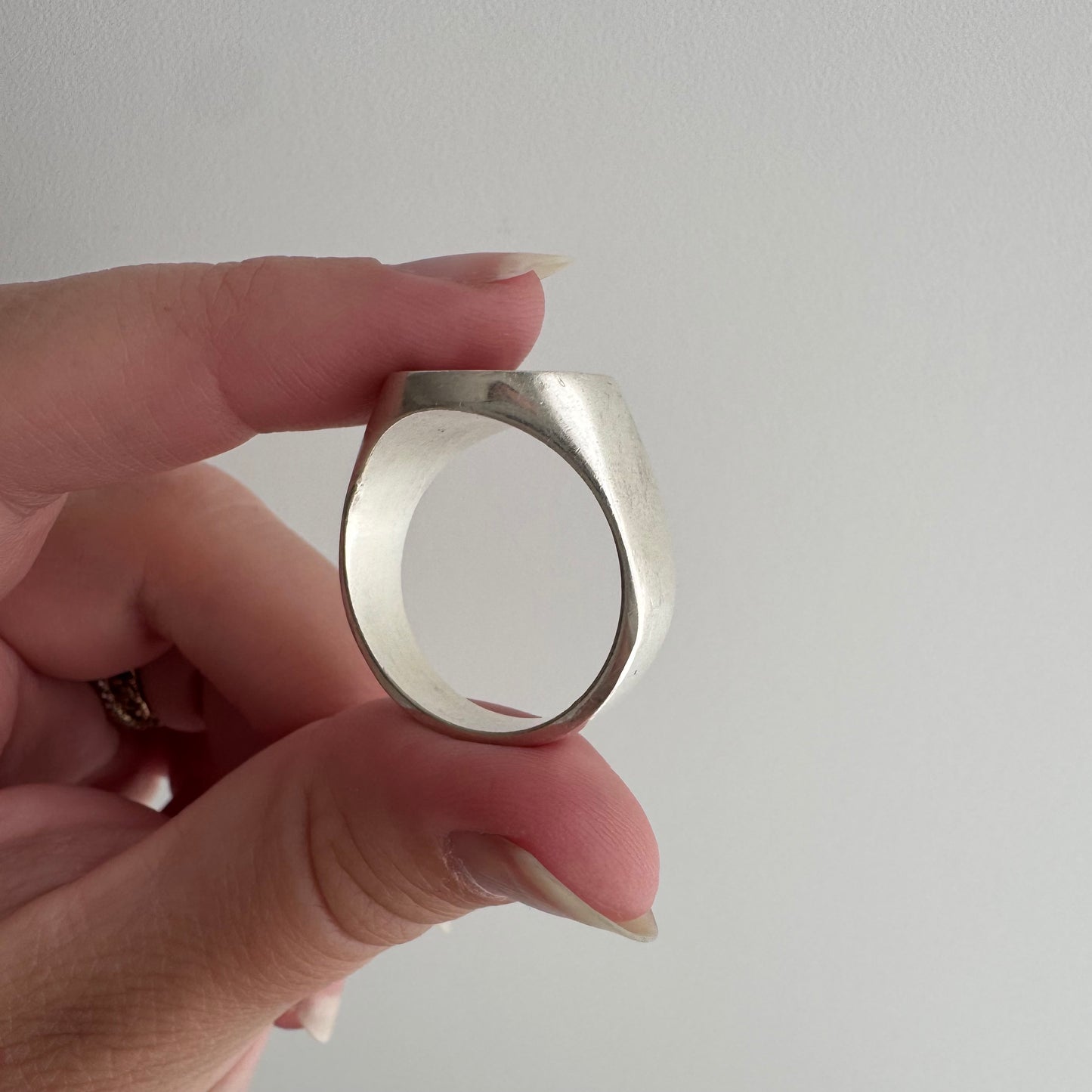 V I N T A G E // waxing or waning crescent / sterling silver chunky round crescent and star signet / size 11.25