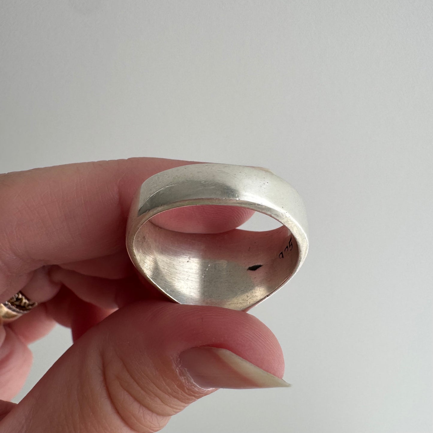 V I N T A G E // waxing or waning crescent / sterling silver chunky round crescent and star signet / size 11.25