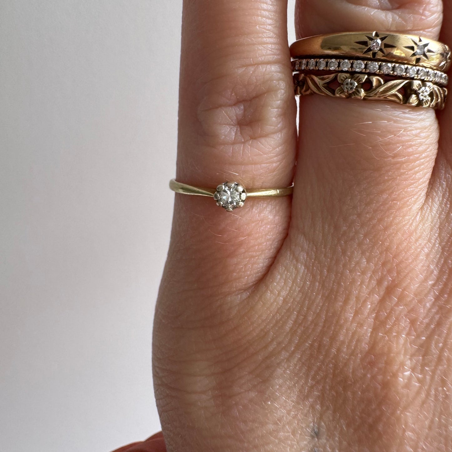 V I N T A G E // pinky twinkle / 14k and diamond solitaire ring / size 3.5