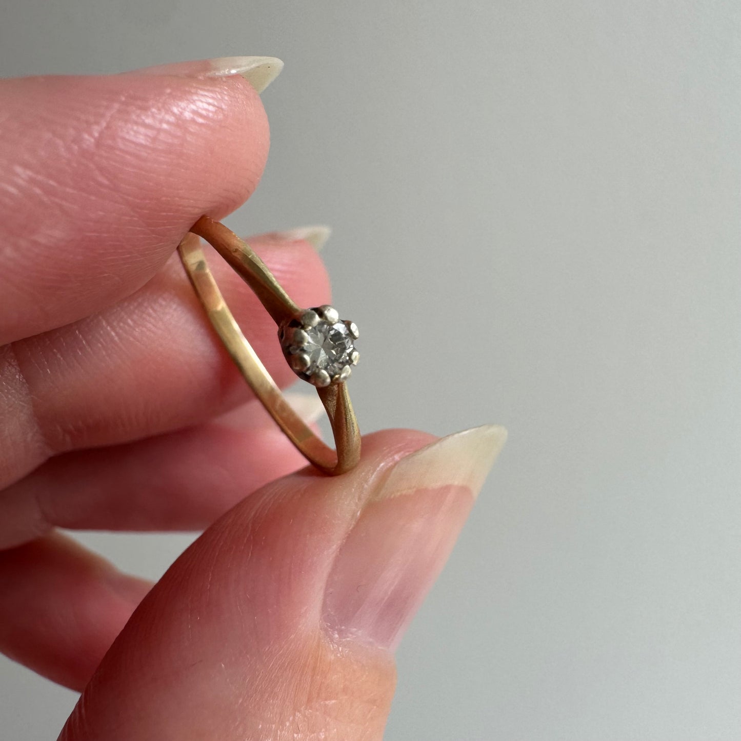 V I N T A G E // pinky twinkle / 14k and diamond solitaire ring / size 3.5