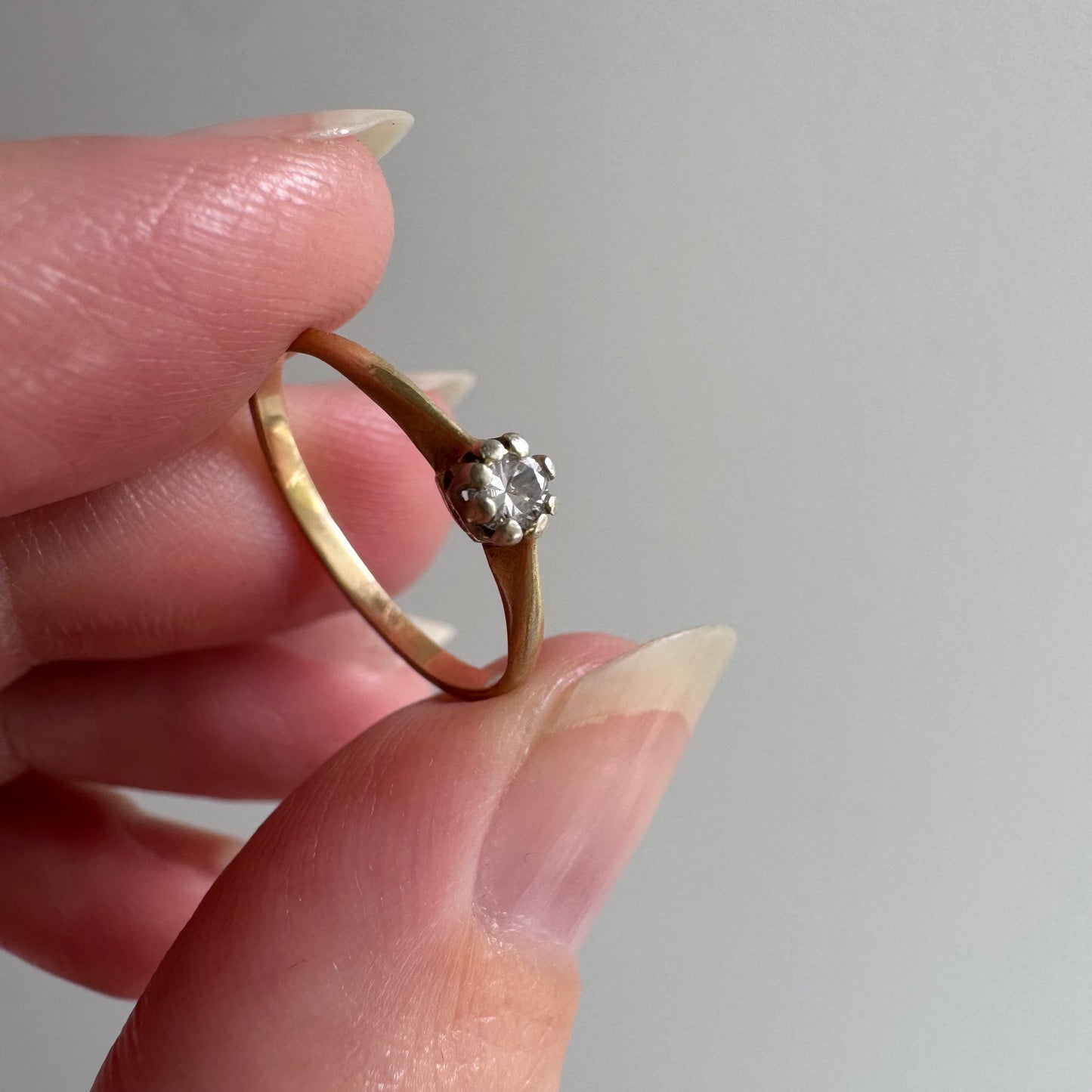 V I N T A G E // pinky twinkle / 14k and diamond solitaire ring / size 3.5