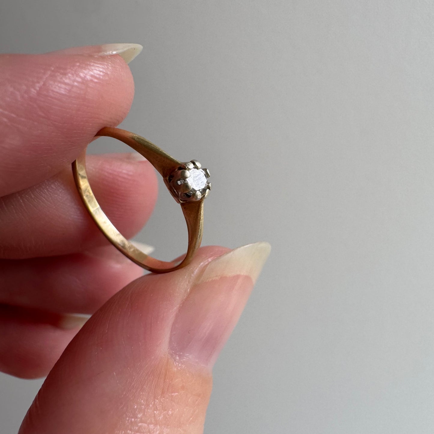 V I N T A G E // pinky twinkle / 14k and diamond solitaire ring / size 3.5