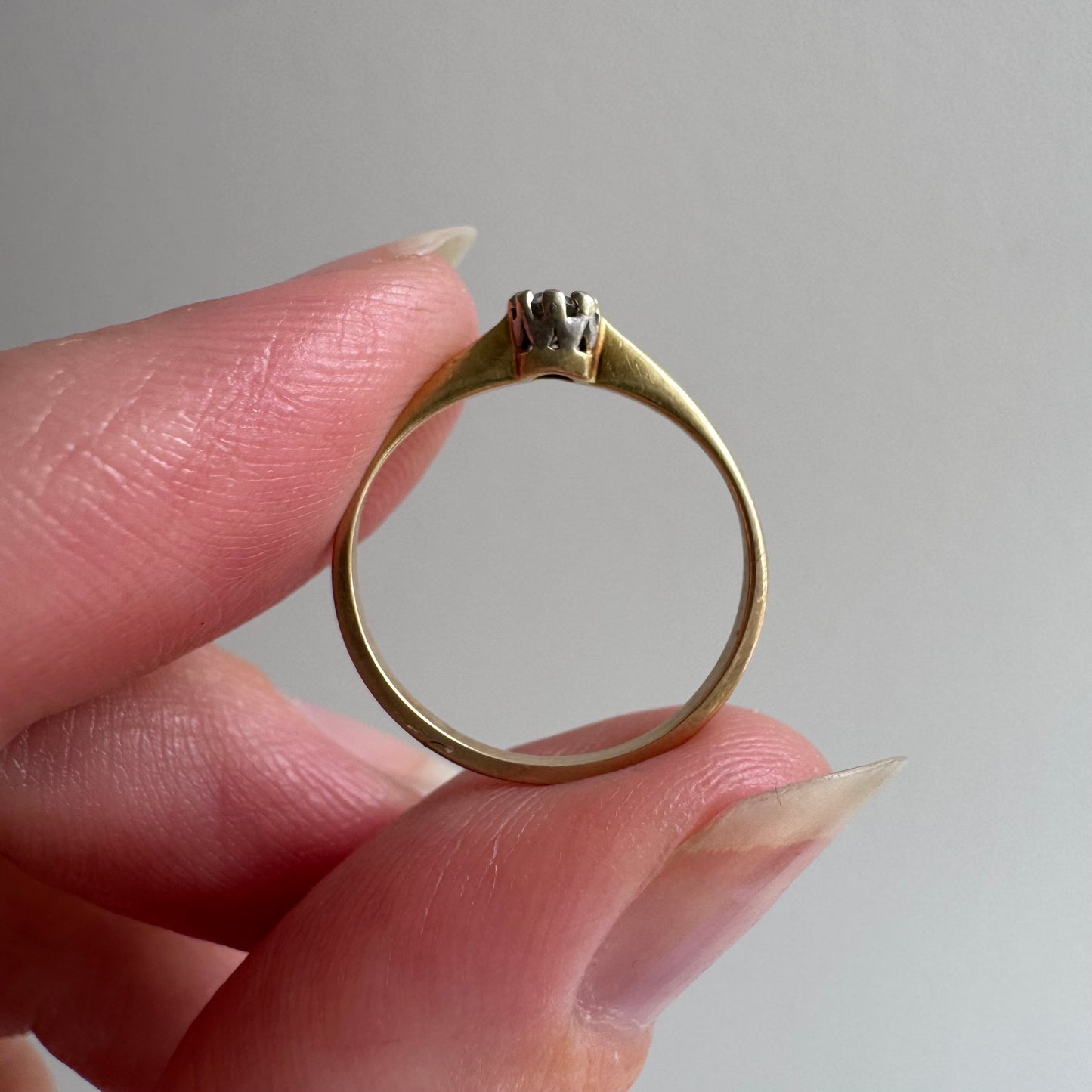 V I N T A G E // pinky twinkle / 14k and diamond solitaire ring / size 3.5