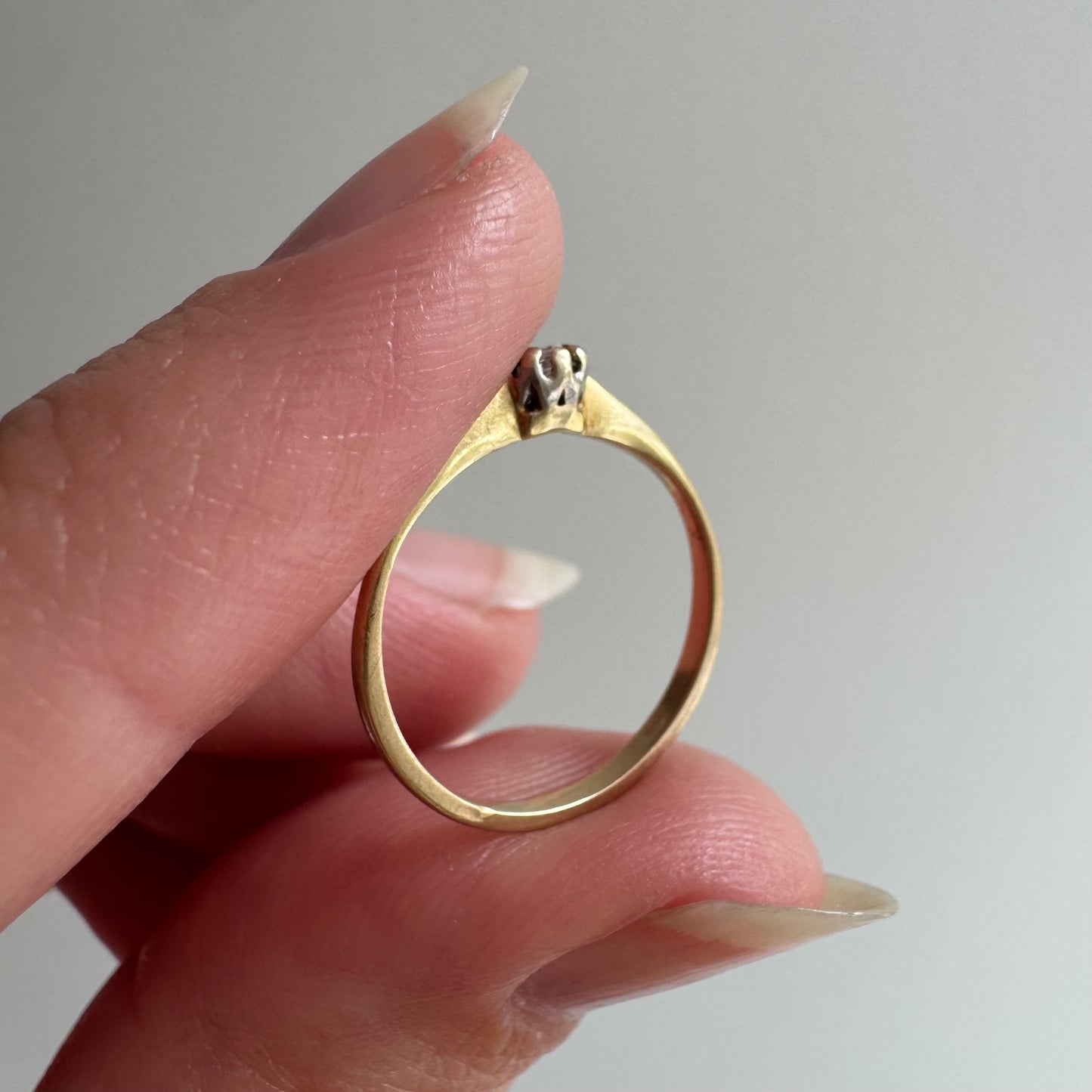 V I N T A G E // pinky twinkle / 14k and diamond solitaire ring / size 3.5