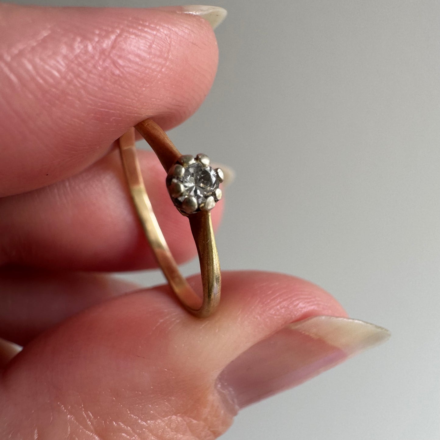 V I N T A G E // pinky twinkle / 14k and diamond solitaire ring / size 3.5
