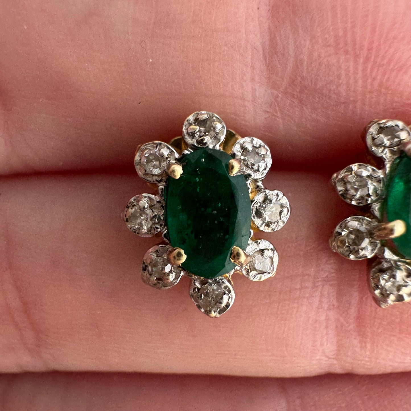 V I N T A G E // stretched daisy / 14k and emerald daisy clusters with accent diamonds / post earrings