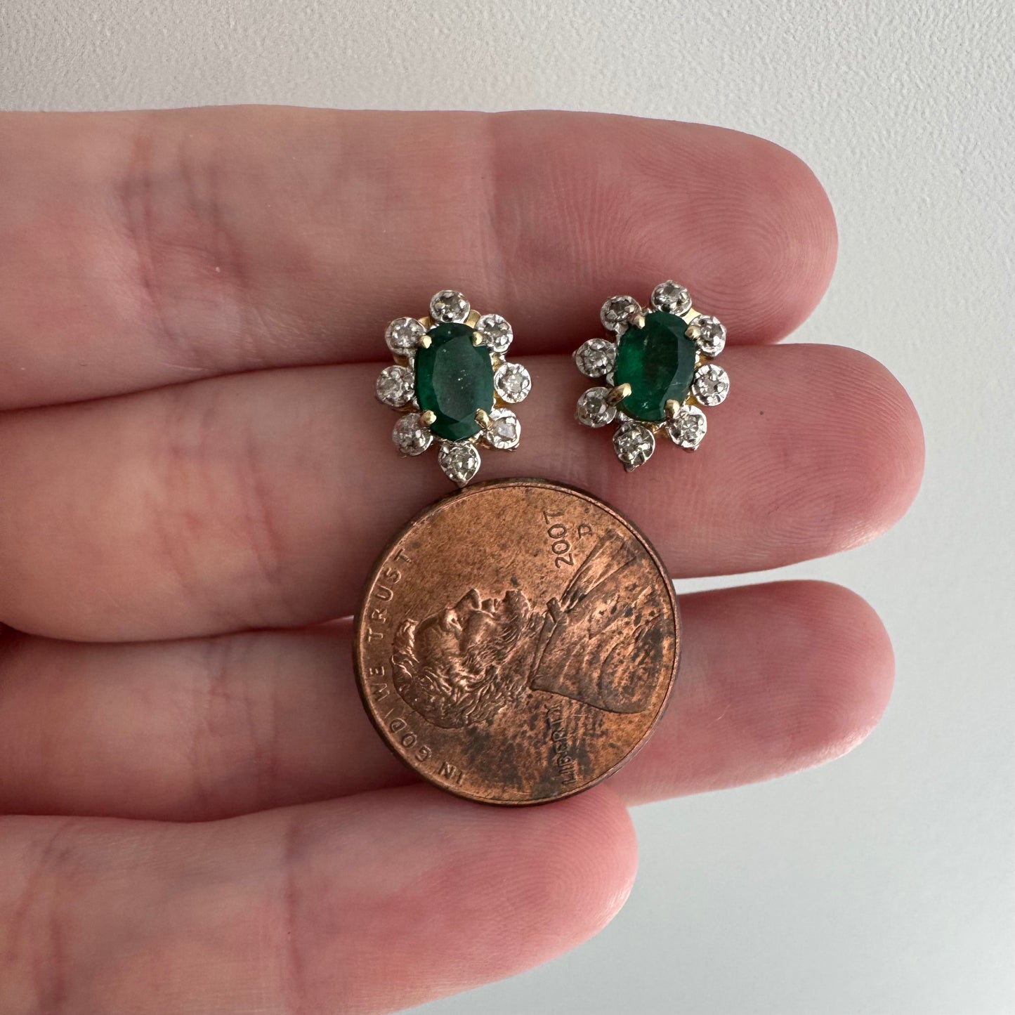 V I N T A G E // stretched daisy / 14k and emerald daisy clusters with accent diamonds / post earrings