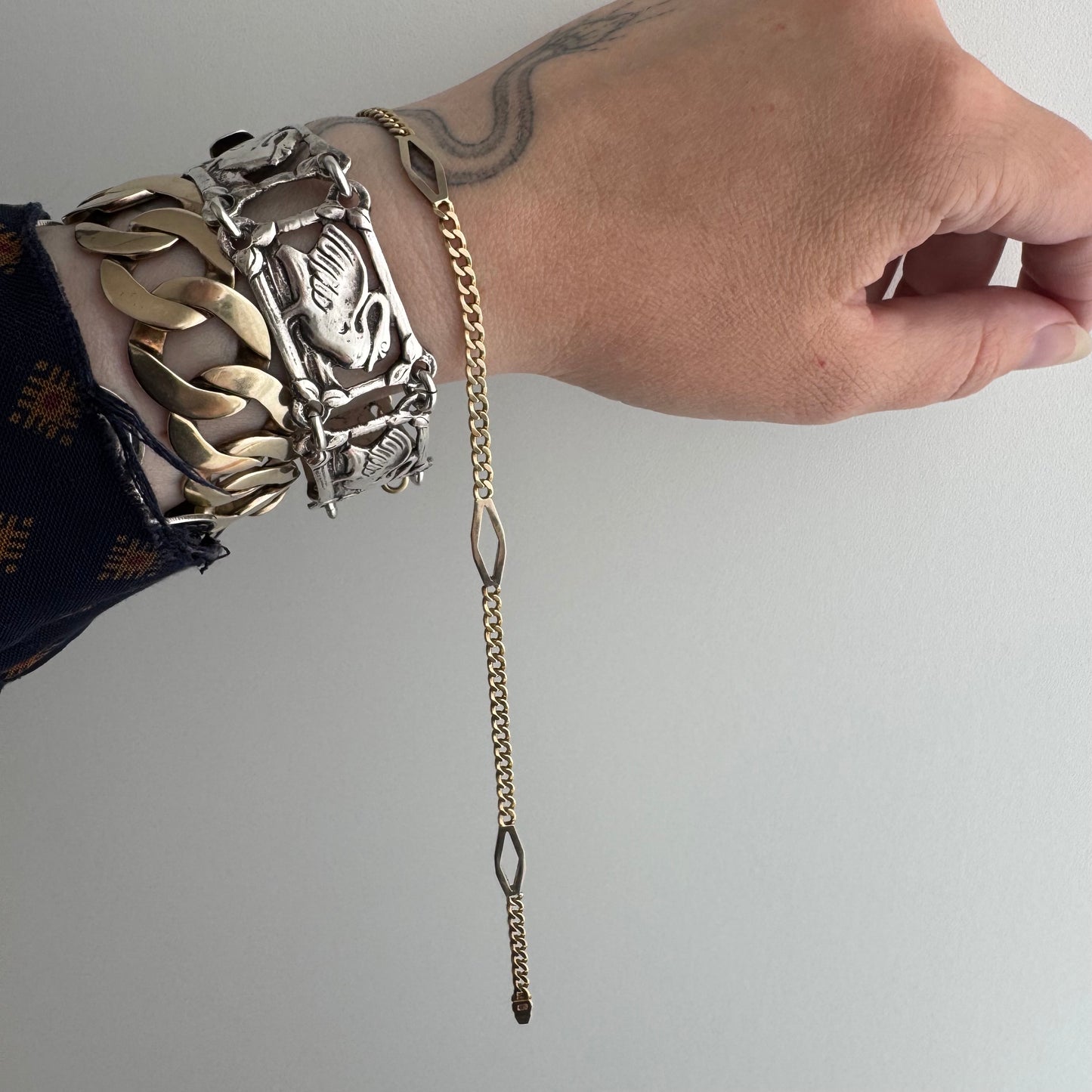 V I N T A G E // sassy curb / 14k yellow gold flat curb link with diamond shape stations / bracelet or anklet / just over 9.5", 6.6g